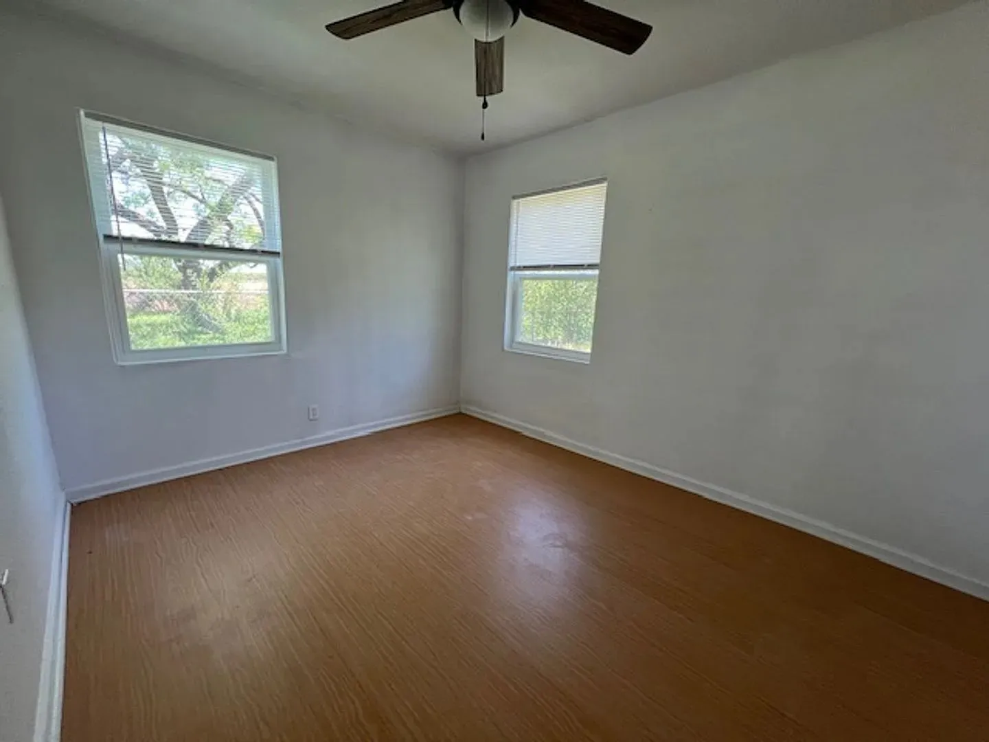 Single Family Residence For Sale in Taylor County , 6409 Jennings Drive, Abilene, Texas 79606, 1 Bedroom, 1 Bathroom, Garage spaces, 800 Sqft, built in 1957, Price $125,000, mls#21341947, Real Estate Agent in Abilene, Homes For Sale in Taylor county, Homes For Sale in Abilene, Realtor in Abilene Texas, Real Estate Brokerage Independent Realty Texas, Luminita Cordes Realtor