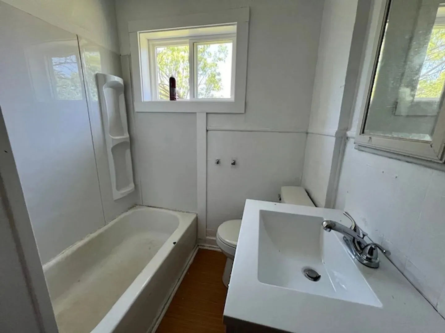 Single Family Residence For Sale in Taylor County , 6409 Jennings Drive, Abilene, Texas 79606, 1 Bedroom, 1 Bathroom, Garage spaces, 800 Sqft, built in 1957, Price $125,000, mls#21341947, Real Estate Agent in Abilene, Homes For Sale in Taylor county, Homes For Sale in Abilene, Realtor in Abilene Texas, Real Estate Brokerage Independent Realty Texas, Luminita Cordes Realtor