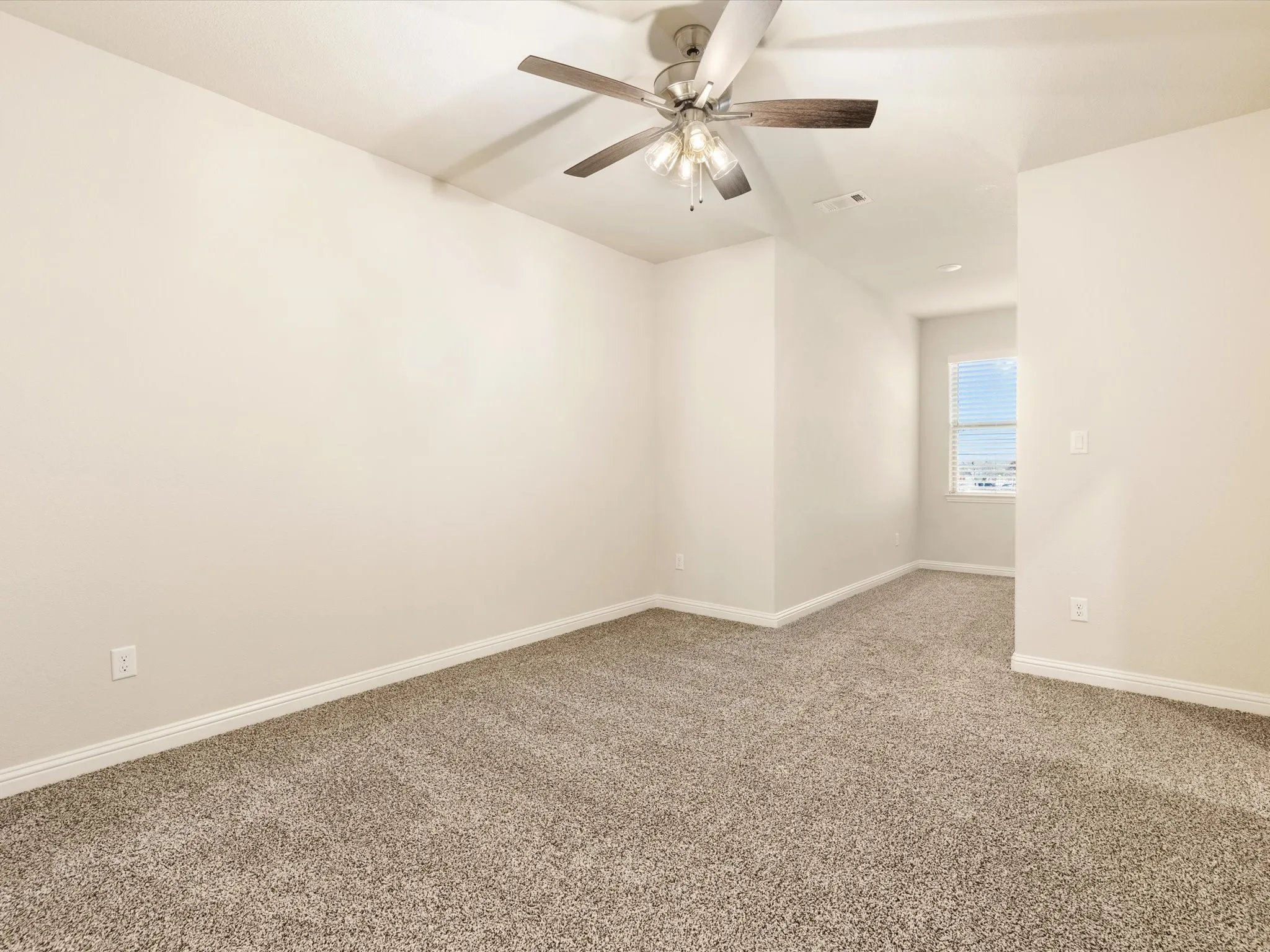 guest room with play/ desk space