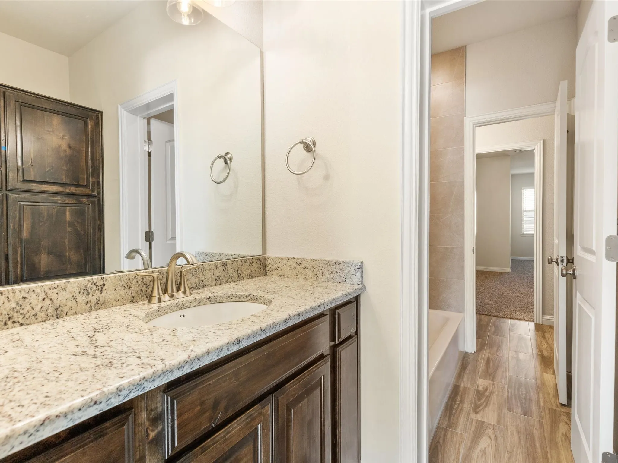 Townhouse For Rent in Hood County , 1124 Noble Flair Place, Granbury, Texas 76049, 3 Bedroom, 3 Bathroom, 2 Garage spaces, 2,012 Sqft, built in 2023, mls#21341955, Real Estate Agent in Granbury, Homes For Rent in Hood county, Homes For Rent in Granbury, Realtor in Granbury Texas, Real Estate Brokerage Independent Realty Texas, Luminita Cordes Realtor
