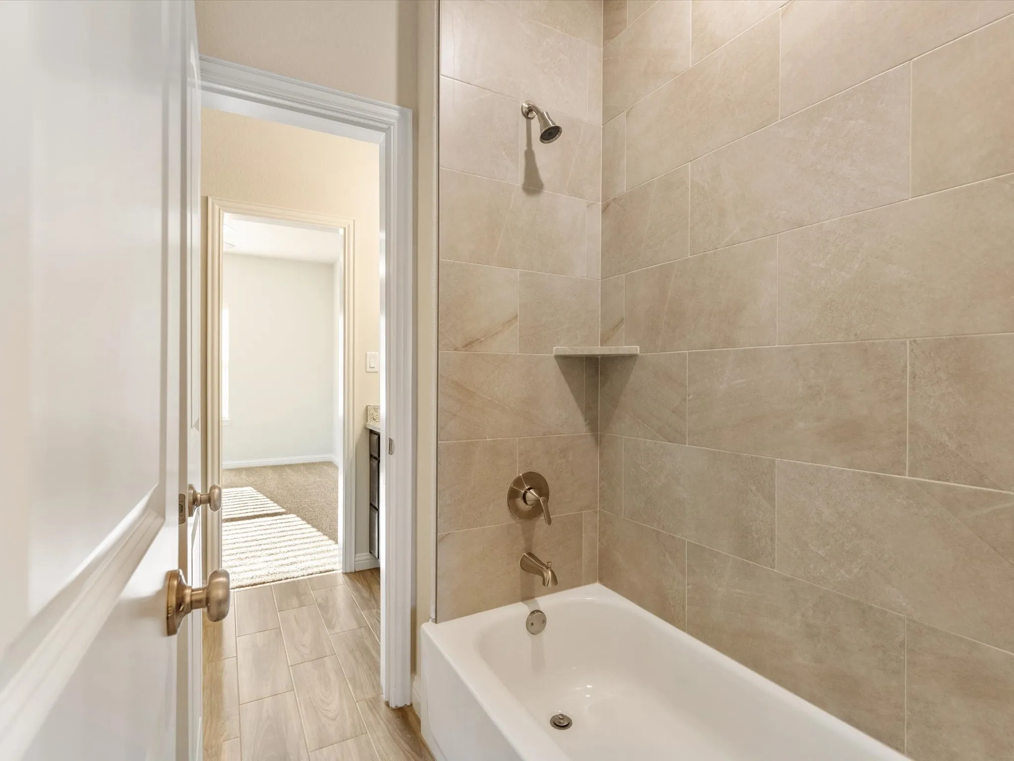 jack and jill bath upstairs