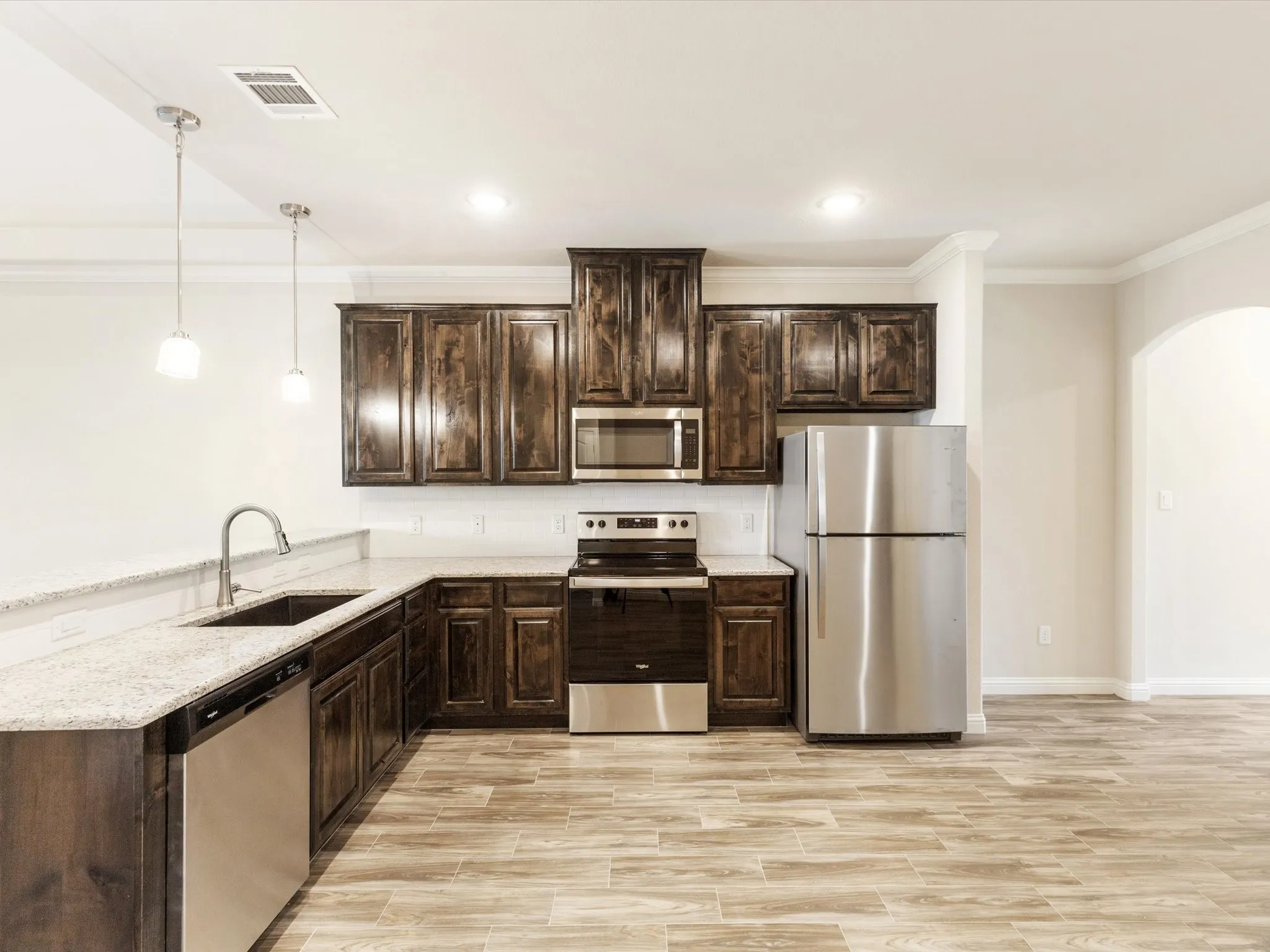 Townhouse For Rent in Hood County , 1124 Noble Flair Place, Granbury, Texas 76049, 3 Bedroom, 3 Bathroom, 2 Garage spaces, 2,012 Sqft, built in 2023, mls#21341955, Real Estate Agent in Granbury, Homes For Rent in Hood county, Homes For Rent in Granbury, Realtor in Granbury Texas, Real Estate Brokerage Independent Realty Texas, Luminita Cordes Realtor