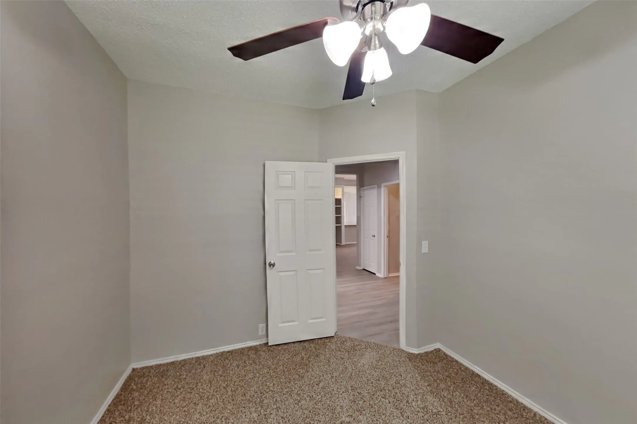 Single Family Residence For Rent in Collin County , 7209 Bouquet Drive, Frisco, Texas 75035, 3 Bedroom, 2 Bathroom, 2 Garage spaces, 2,222 Sqft, built in 1992, mls#21341956, Real Estate Agent in Frisco, Homes For Rent in Collin county, Homes For Rent in Frisco, Realtor in Frisco Texas, Real Estate Brokerage Independent Realty Texas, Luminita Cordes Realtor