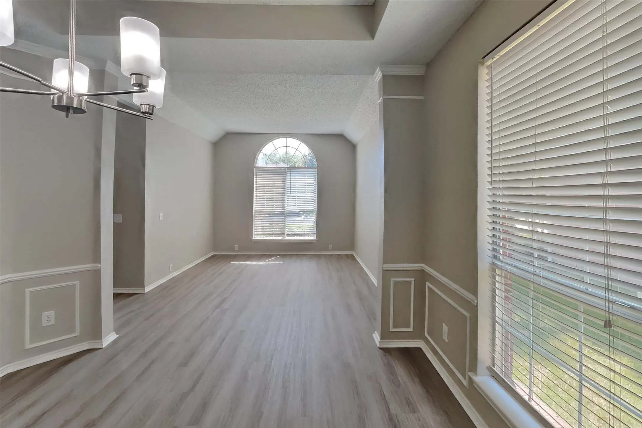 Single Family Residence For Rent in Collin County , 7209 Bouquet Drive, Frisco, Texas 75035, 3 Bedroom, 2 Bathroom, 2 Garage spaces, 2,222 Sqft, built in 1992, mls#21341956, Real Estate Agent in Frisco, Homes For Rent in Collin county, Homes For Rent in Frisco, Realtor in Frisco Texas, Real Estate Brokerage Independent Realty Texas, Luminita Cordes Realtor