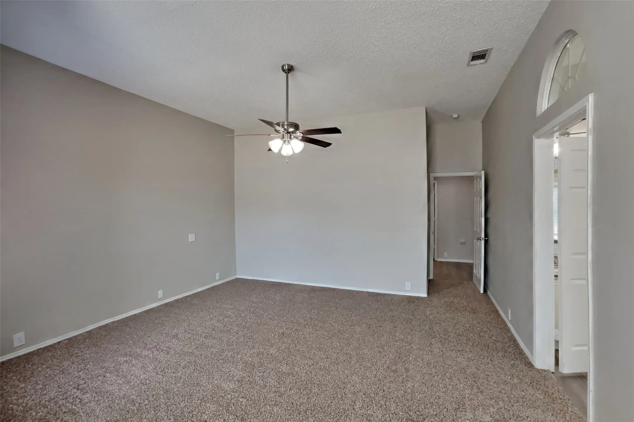 Single Family Residence For Rent in Collin County , 7209 Bouquet Drive, Frisco, Texas 75035, 3 Bedroom, 2 Bathroom, 2 Garage spaces, 2,222 Sqft, built in 1992, mls#21341956, Real Estate Agent in Frisco, Homes For Rent in Collin county, Homes For Rent in Frisco, Realtor in Frisco Texas, Real Estate Brokerage Independent Realty Texas, Luminita Cordes Realtor