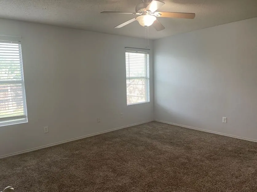 Single Family Residence For Rent in Tarrant County , 820 Eagle Drive, Saginaw, Texas 76131, 3 Bedroom, 2 Bathroom, 2 Garage spaces, 1,553 Sqft, built in 2004, mls#21341953, Real Estate Agent in Saginaw, Homes For Rent in Tarrant county, Homes For Rent in Saginaw, Realtor in Saginaw Texas, Real Estate Brokerage Independent Realty Texas, Luminita Cordes Realtor