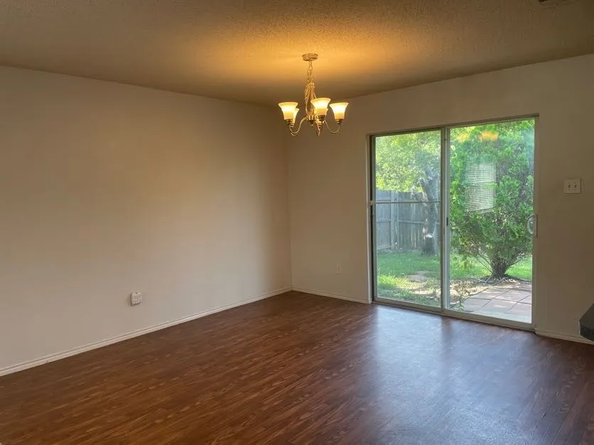 Single Family Residence For Rent in Tarrant County , 820 Eagle Drive, Saginaw, Texas 76131, 3 Bedroom, 2 Bathroom, 2 Garage spaces, 1,553 Sqft, built in 2004, mls#21341953, Real Estate Agent in Saginaw, Homes For Rent in Tarrant county, Homes For Rent in Saginaw, Realtor in Saginaw Texas, Real Estate Brokerage Independent Realty Texas, Luminita Cordes Realtor