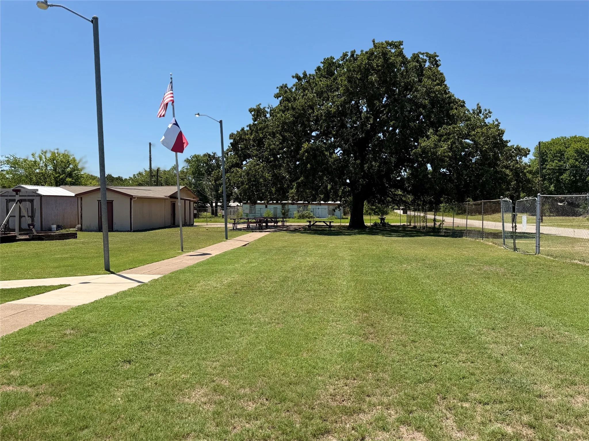 Unimproved Land For Sale in Henderson County , 0 Whispering Tr, Gun Barrel City, Texas 75156, 0, 0, Garage spaces, 0 Sqft, built in 0, mls#21339923, Real Estate Agent in Gun Barrel City, Homes For Sale in Henderson county, Homes For Sale in Gun Barrel City, Realtor in Gun Barrel City Texas, Real Estate Brokerage Independent Realty Texas, Luminita Cordes Realtor
