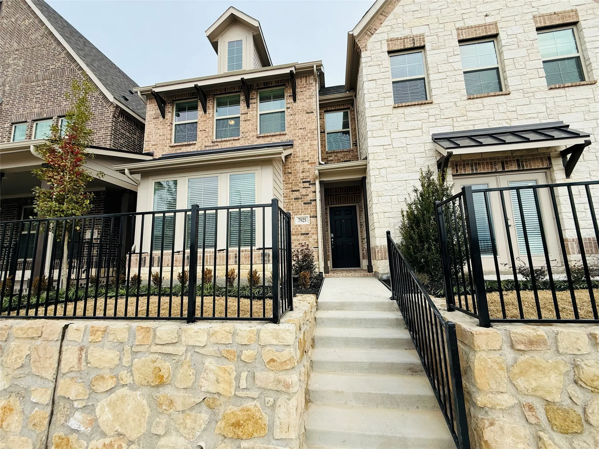 Townhouse For Rent in Dallas County , 7925 Bayside Drive, Rowlett, Texas 75088, 4 Bedroom, 4 Bathroom, 2 Garage spaces, 2,192 Sqft, built in 2024, mls#21341980, Real Estate Agent in Rowlett, Homes For Rent in Dallas county, Homes For Rent in Rowlett, Realtor in Rowlett Texas, Real Estate Brokerage Independent Realty Texas, Luminita Cordes Realtor