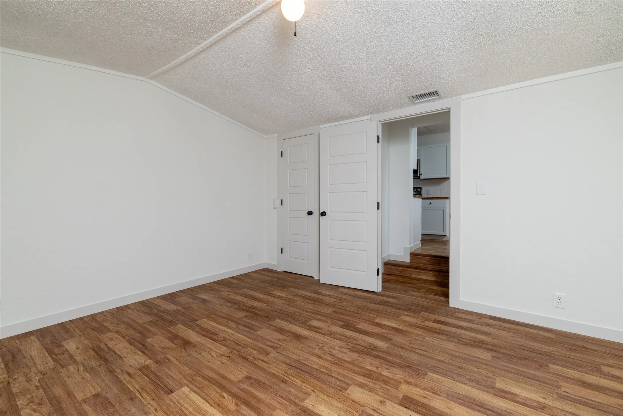 Single Family Residence For Sale in Hunt County , 6886 County Road 2550, Quinlan, Texas 75474, 3 Bedrooms, 2 Bathrooms, Garage spaces, 1,624 Sqft, built in 1980, Price $380,000, mls#21341625, Real Estate Agent in Quinlan, Homes For Sale in Hunt county, Homes For Sale in Quinlan, Realtor in Quinlan Texas, Real Estate Brokerage Independent Realty Texas, Luminita Cordes Realtor