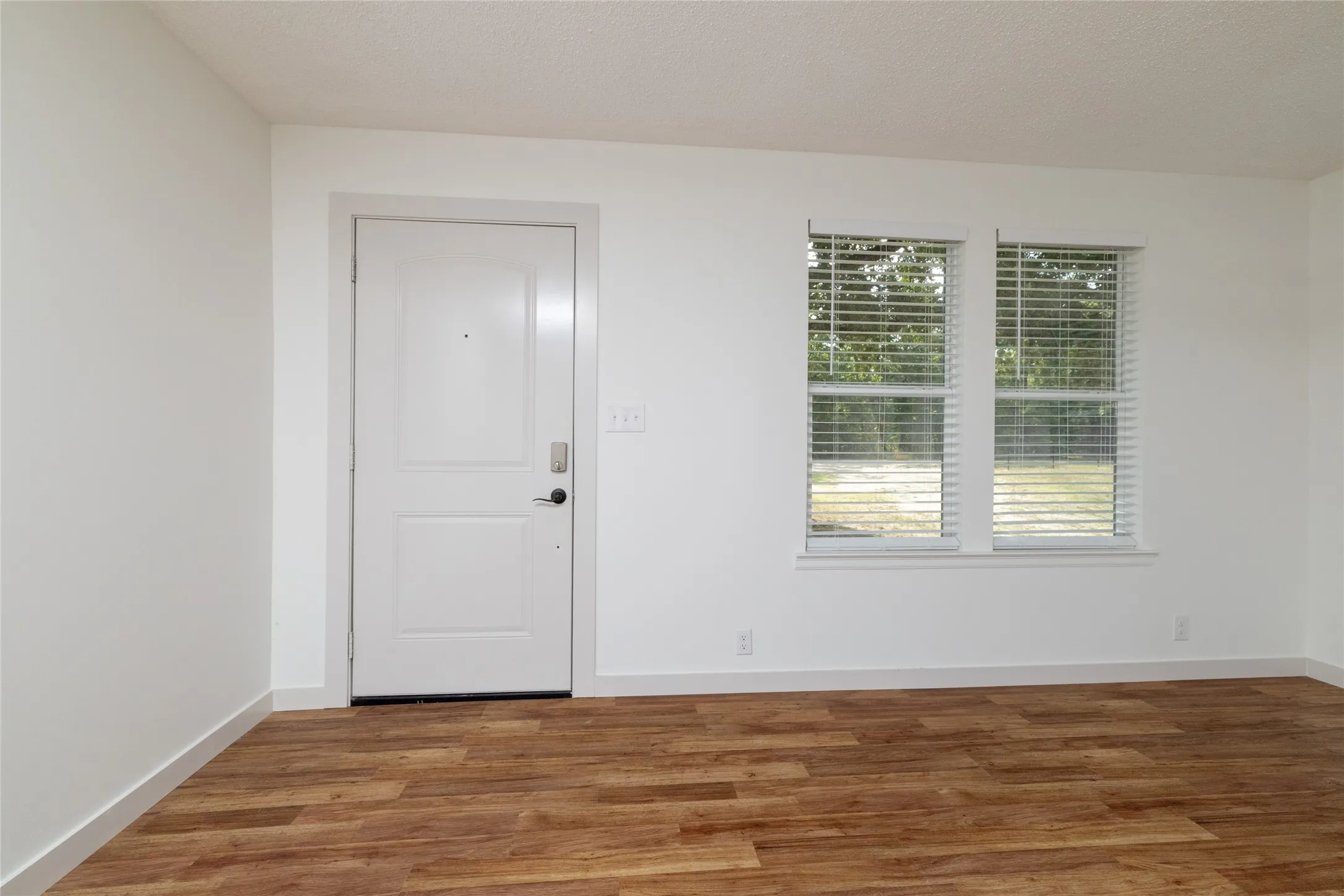 Single Family Residence For Sale in Hunt County , 6886 County Road 2550, Quinlan, Texas 75474, 3 Bedrooms, 2 Bathrooms, Garage spaces, 1,624 Sqft, built in 1980, Price $380,000, mls#21341625, Real Estate Agent in Quinlan, Homes For Sale in Hunt county, Homes For Sale in Quinlan, Realtor in Quinlan Texas, Real Estate Brokerage Independent Realty Texas, Luminita Cordes Realtor
