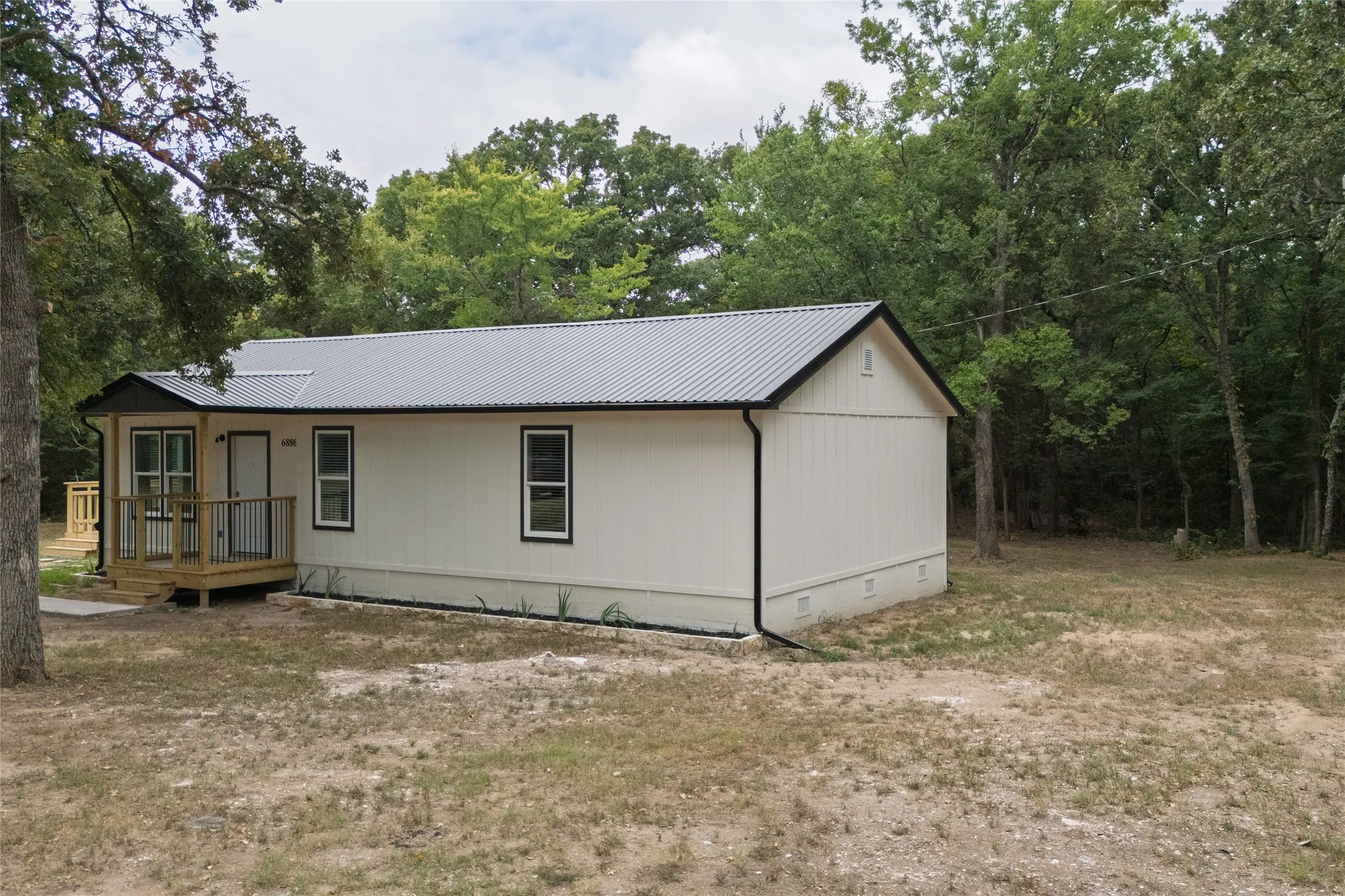 Single Family Residence For Sale in Hunt County , 6886 County Road 2550, Quinlan, Texas 75474, 3 Bedrooms, 2 Bathrooms, Garage spaces, 1,624 Sqft, built in 1980, Price $380,000, mls#21341625, Real Estate Agent in Quinlan, Homes For Sale in Hunt county, Homes For Sale in Quinlan, Realtor in Quinlan Texas, Real Estate Brokerage Independent Realty Texas, Luminita Cordes Realtor