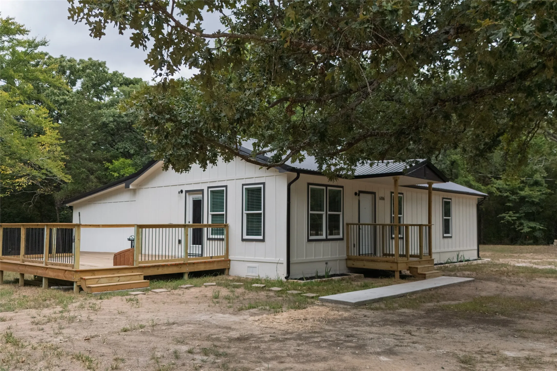 Single Family Residence For Sale in Hunt County , 6886 County Road 2550, Quinlan, Texas 75474, 3 Bedrooms, 2 Bathrooms, Garage spaces, 1,624 Sqft, built in 1980, Price $380,000, mls#21341625, Real Estate Agent in Quinlan, Homes For Sale in Hunt county, Homes For Sale in Quinlan, Realtor in Quinlan Texas, Real Estate Brokerage Independent Realty Texas, Luminita Cordes Realtor