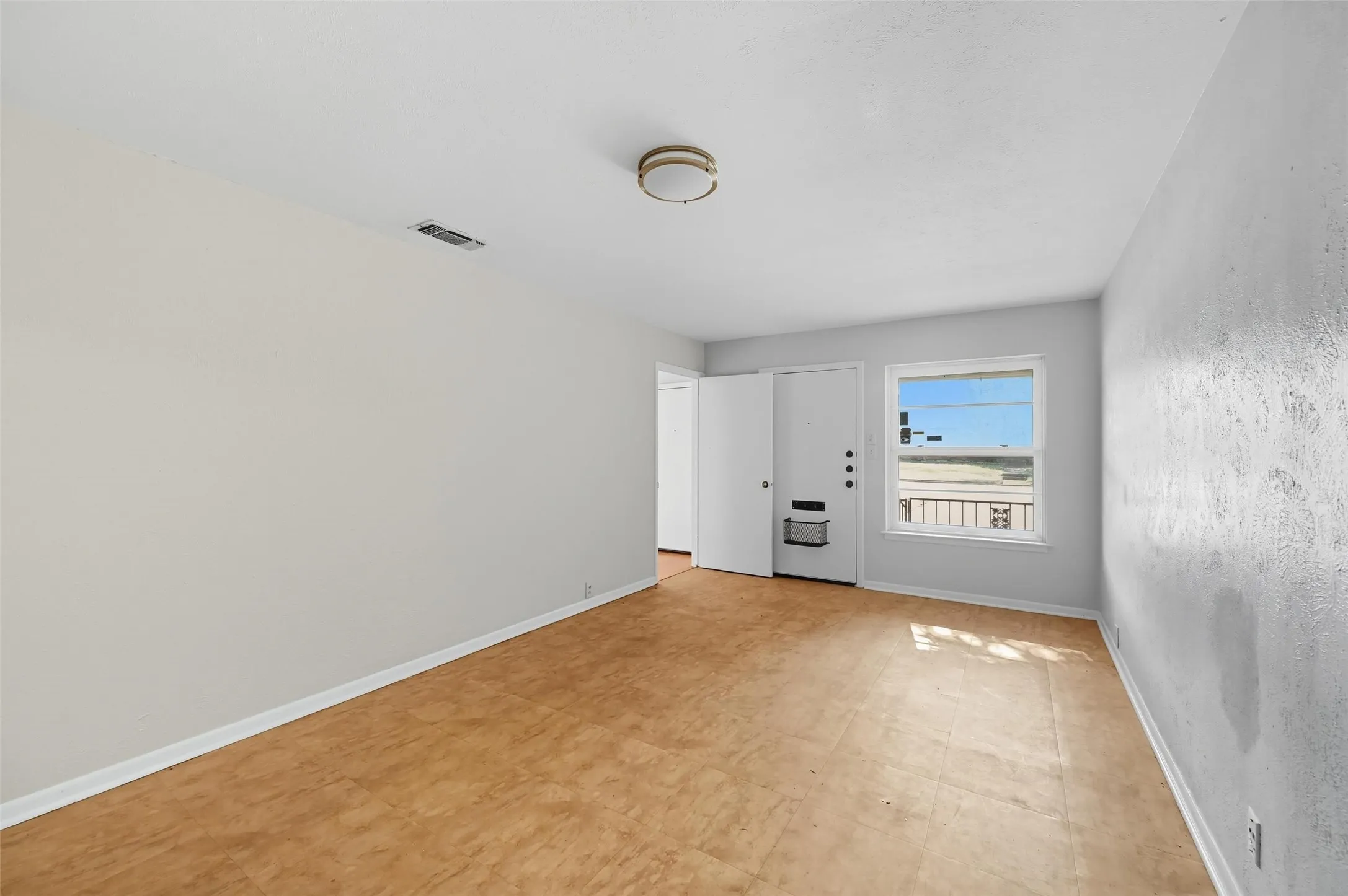 Single Family Residence For Rent in Tarrant County , 3512 Park Ridge Boulevard, Fort Worth, Texas 76109, 4 Bedroom, 3 Bathroom, Garage spaces, 2,479 Sqft, built in 1956, mls#21341981, Real Estate Agent in Fort Worth, Homes For Rent in Tarrant county, Homes For Rent in Fort Worth, Realtor in Fort Worth Texas, Real Estate Brokerage Independent Realty Texas, Luminita Cordes Realtor