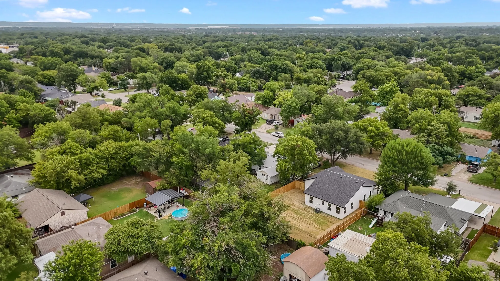 Single Family Residence For Sale in Dallas County , 818 Chickasaw Trace, Grand Prairie, Texas 75051, 4 Bedroom, 2 Bathroom, Garage spaces, 1,477 Sqft, built in 1942, mls#21339588, Real Estate Agent in Grand Prairie, Homes For Sale in Dallas county, Homes For Sale in Grand Prairie, Realtor in Grand Prairie Texas, Real Estate Brokerage Independent Realty Texas, Luminita Cordes Realtor