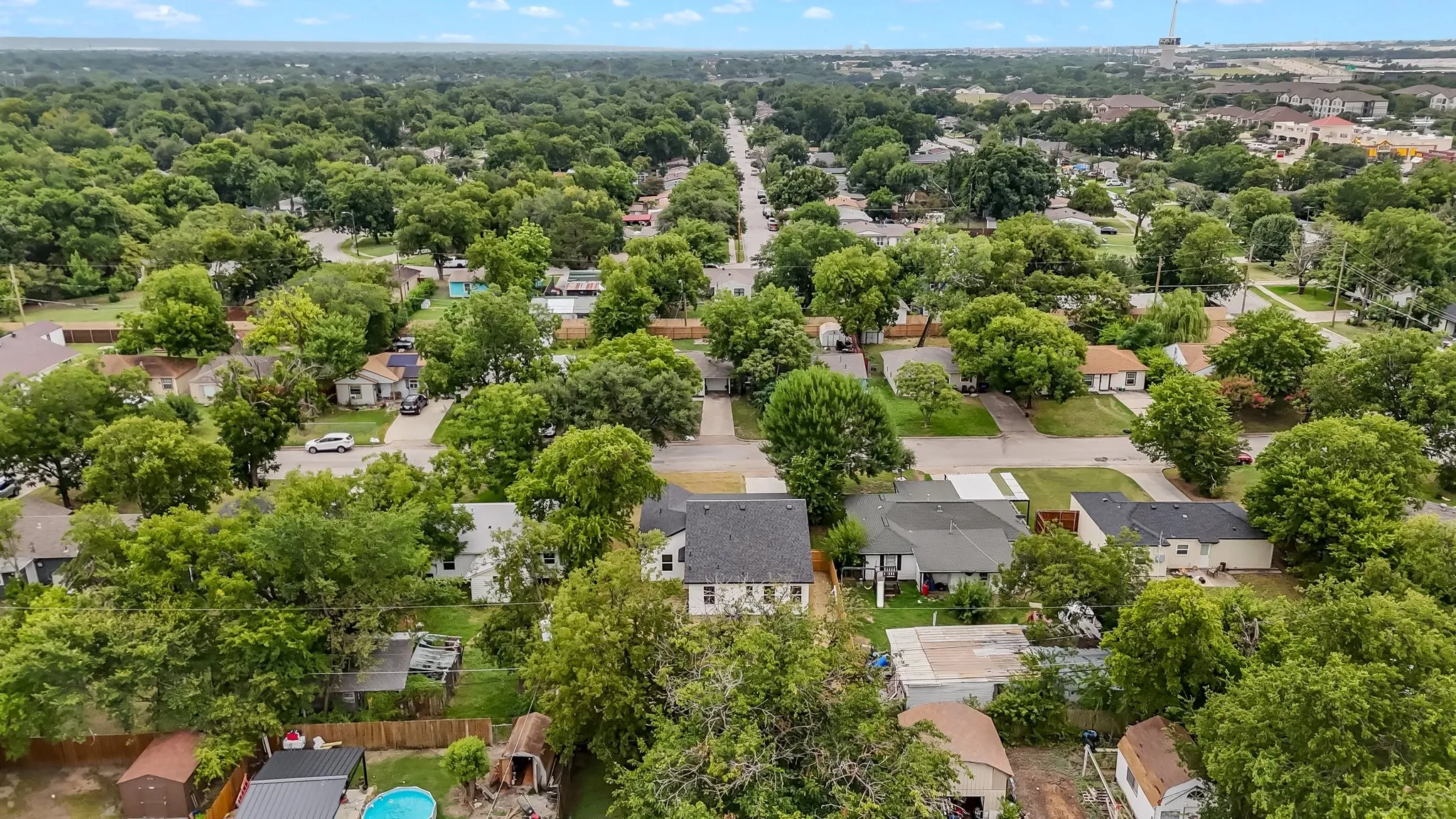 Single Family Residence For Sale in Dallas County , 818 Chickasaw Trace, Grand Prairie, Texas 75051, 4 Bedroom, 2 Bathroom, Garage spaces, 1,477 Sqft, built in 1942, mls#21339588, Real Estate Agent in Grand Prairie, Homes For Sale in Dallas county, Homes For Sale in Grand Prairie, Realtor in Grand Prairie Texas, Real Estate Brokerage Independent Realty Texas, Luminita Cordes Realtor