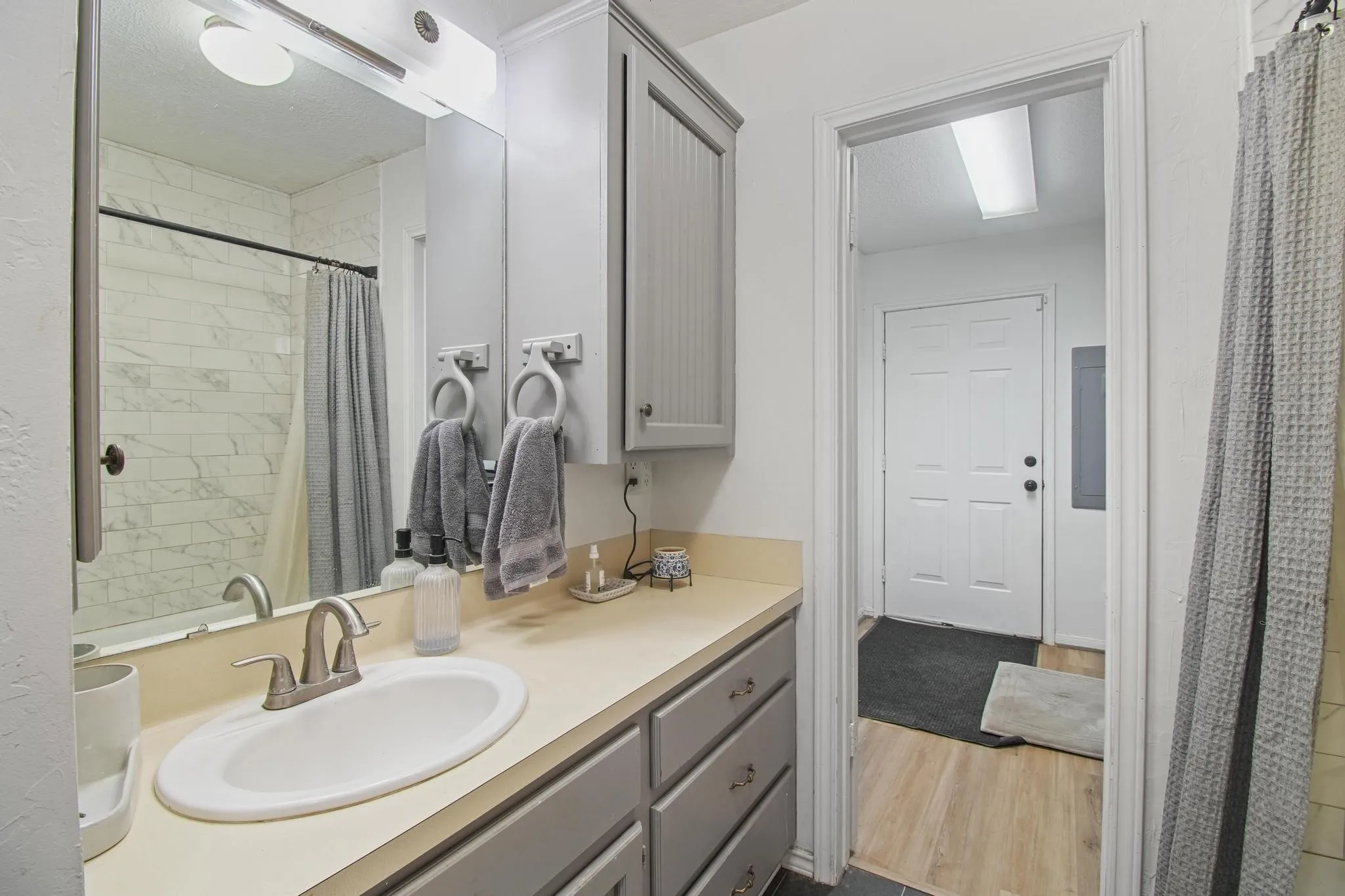 Single Family Residence For Sale in Grimes County , 19359 Forest Road 219, Richards, Texas 77873, 3 Bedroom, 2 Bathroom, Garage spaces, 1,699 Sqft, built in 1978, mls#21342015, Real Estate Agent in Richards, Homes For Sale in Grimes county, Homes For Sale in Richards, Realtor in Richards Texas, Real Estate Brokerage Independent Realty Texas, Luminita Cordes Realtor