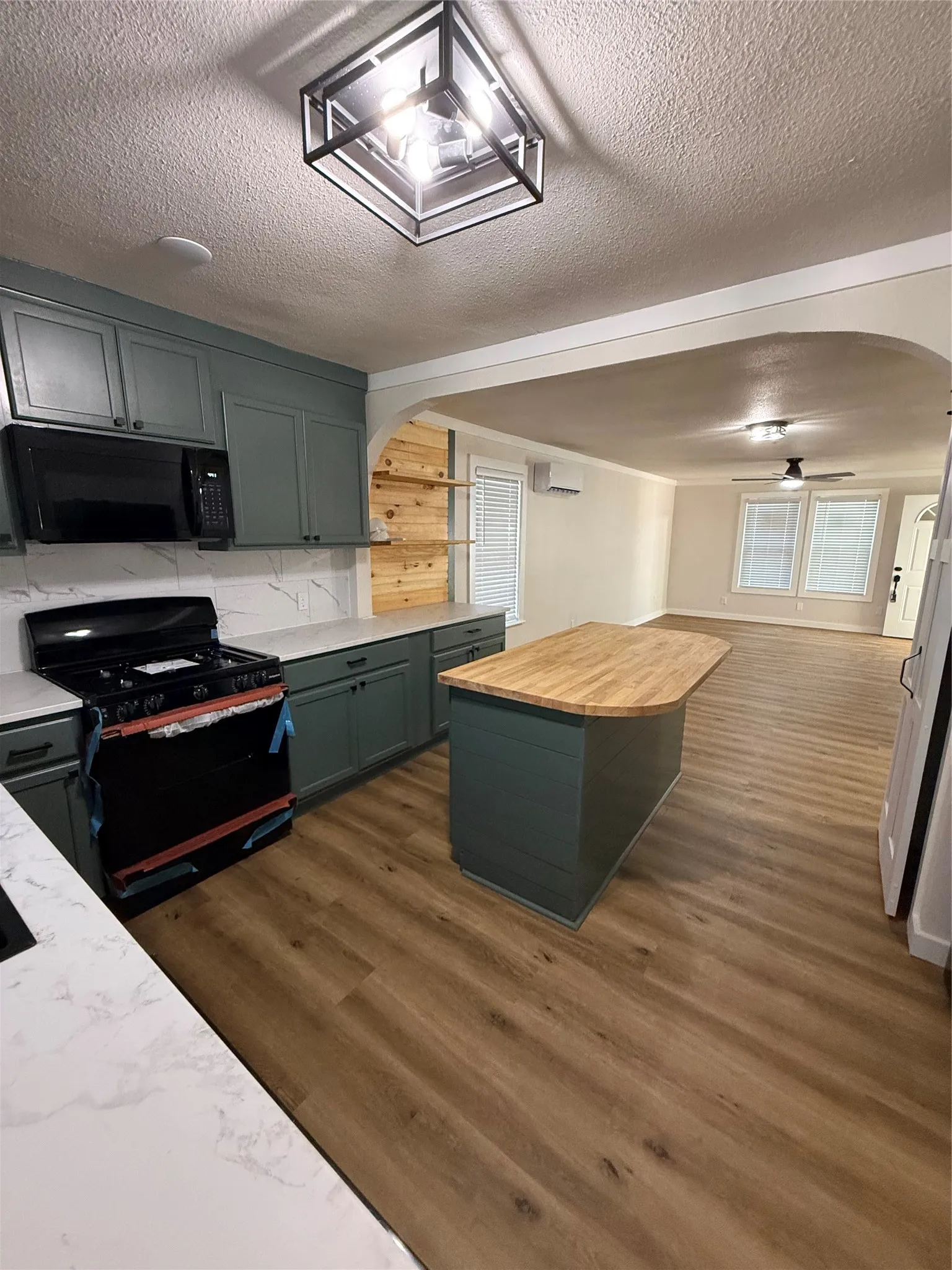 Single Family Residence For Sale in Brown County , 405 W Hall Street, Bangs, Texas 76823, 4 Bedroom, 2 Bathroom, Garage spaces, 1,452 Sqft, built in 1990, mls#21342017, Real Estate Agent in Bangs, Homes For Sale in Brown county, Homes For Sale in Bangs, Realtor in Bangs Texas, Real Estate Brokerage Independent Realty Texas, Luminita Cordes Realtor