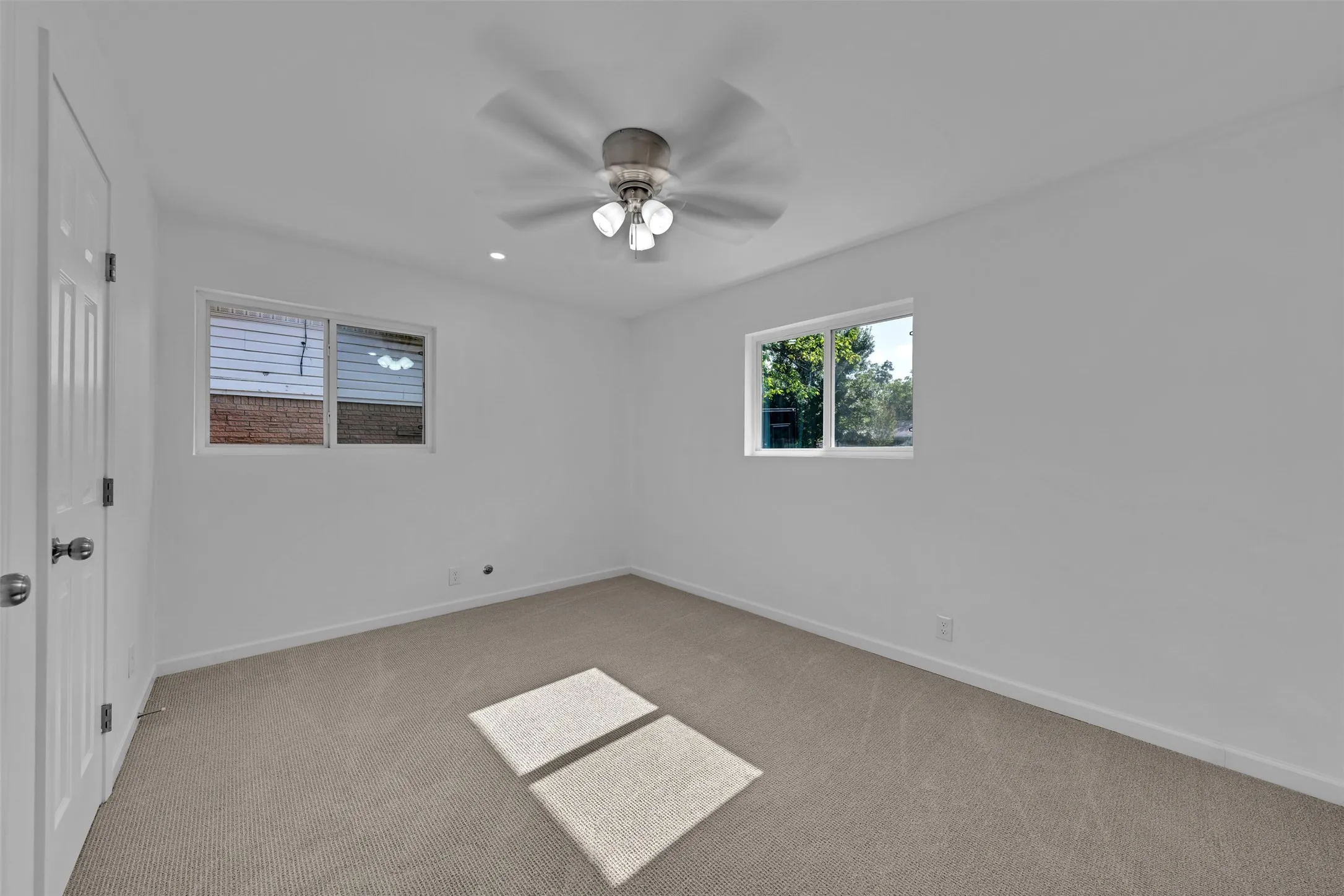 Single Family Residence For Sale in Tarrant County , 408 Simmons Drive, Hurst, Texas 76053, 3 Bedroom, 2 Bathroom, Garage spaces, 1,734 Sqft, built in 1960, mls#21341842, Real Estate Agent in Hurst, Homes For Sale in Tarrant county, Homes For Sale in Hurst, Realtor in Hurst Texas, Real Estate Brokerage Independent Realty Texas, Luminita Cordes Realtor