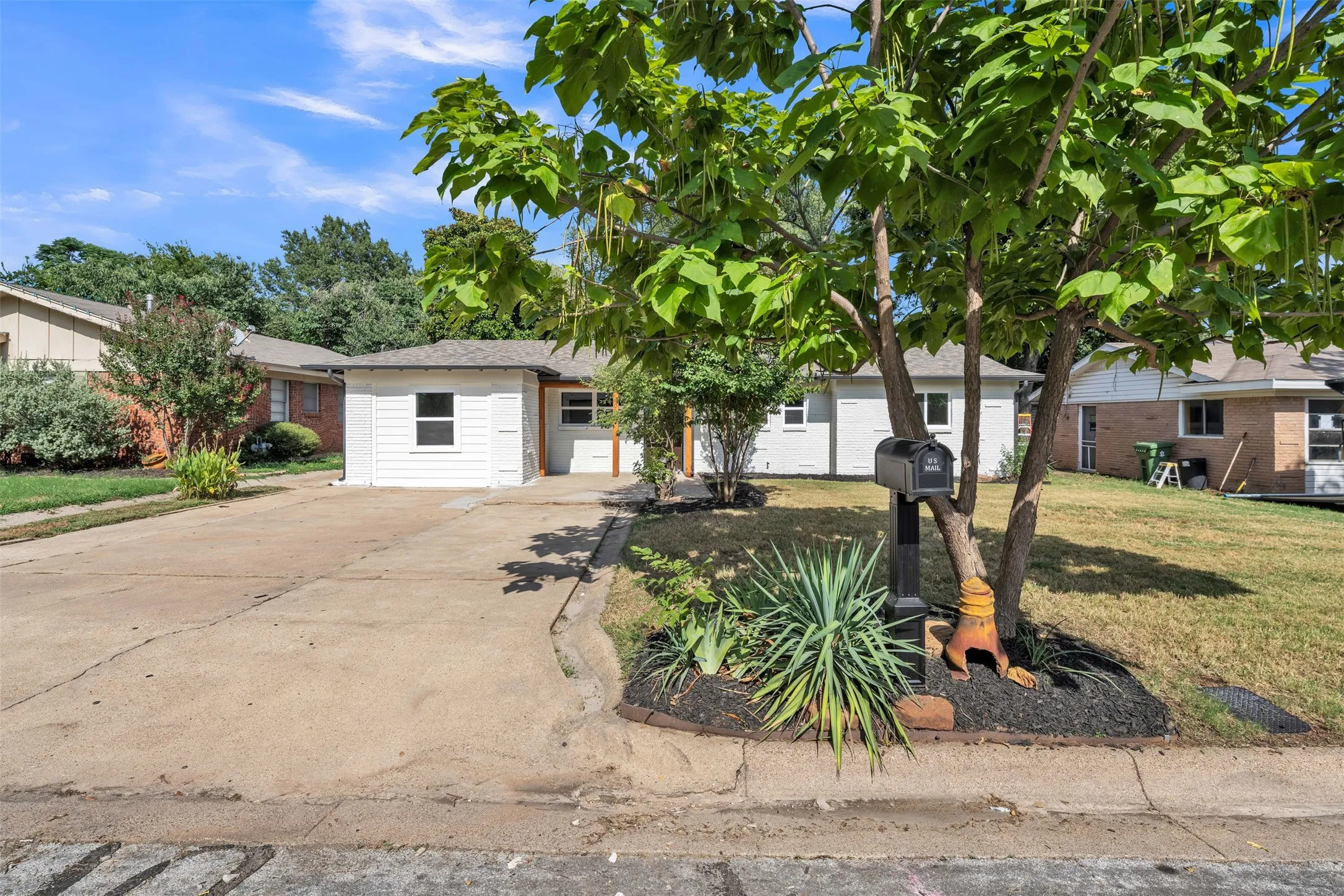 Single Family Residence For Sale in Tarrant County , 408 Simmons Drive, Hurst, Texas 76053, 3 Bedroom, 2 Bathroom, Garage spaces, 1,734 Sqft, built in 1960, mls#21341842, Real Estate Agent in Hurst, Homes For Sale in Tarrant county, Homes For Sale in Hurst, Realtor in Hurst Texas, Real Estate Brokerage Independent Realty Texas, Luminita Cordes Realtor