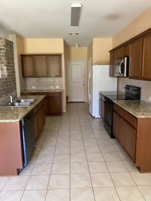 Single Family Residence For Sale in Kaufman County , 885 Levi Lane, Forney, Texas 75126, 5 Bedroom, 3 Bathroom, 2 Garage spaces, 2,494 Sqft, built in 2018, mls#21339521, Real Estate Agent in Forney, Homes For Sale in Kaufman county, Homes For Sale in Forney, Realtor in Forney Texas, Real Estate Brokerage Independent Realty Texas, Luminita Cordes Realtor