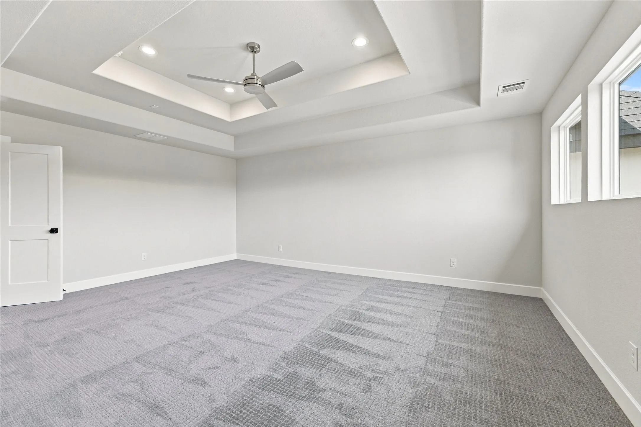 27x14 game room