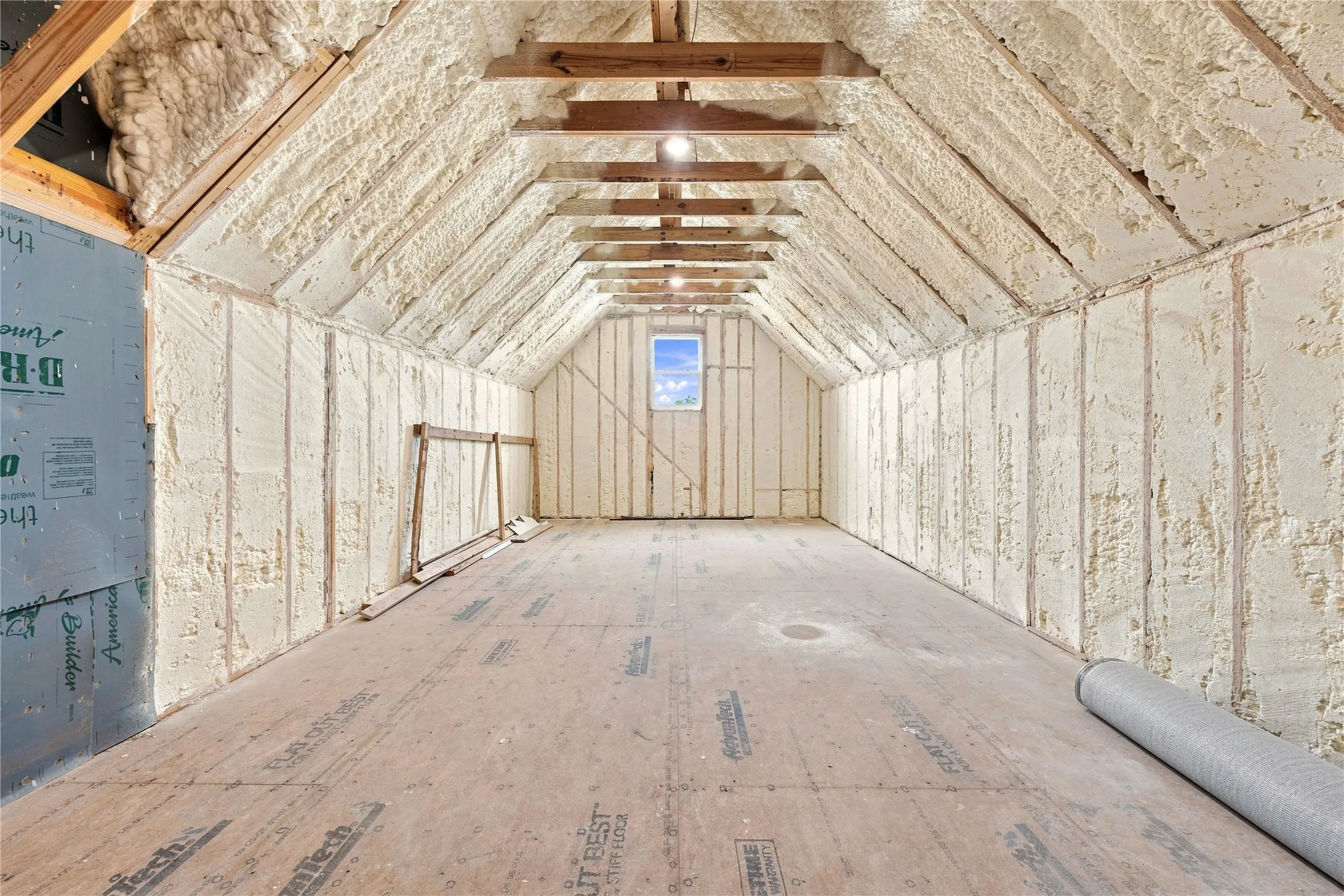 Unfinished bonus room 27x14