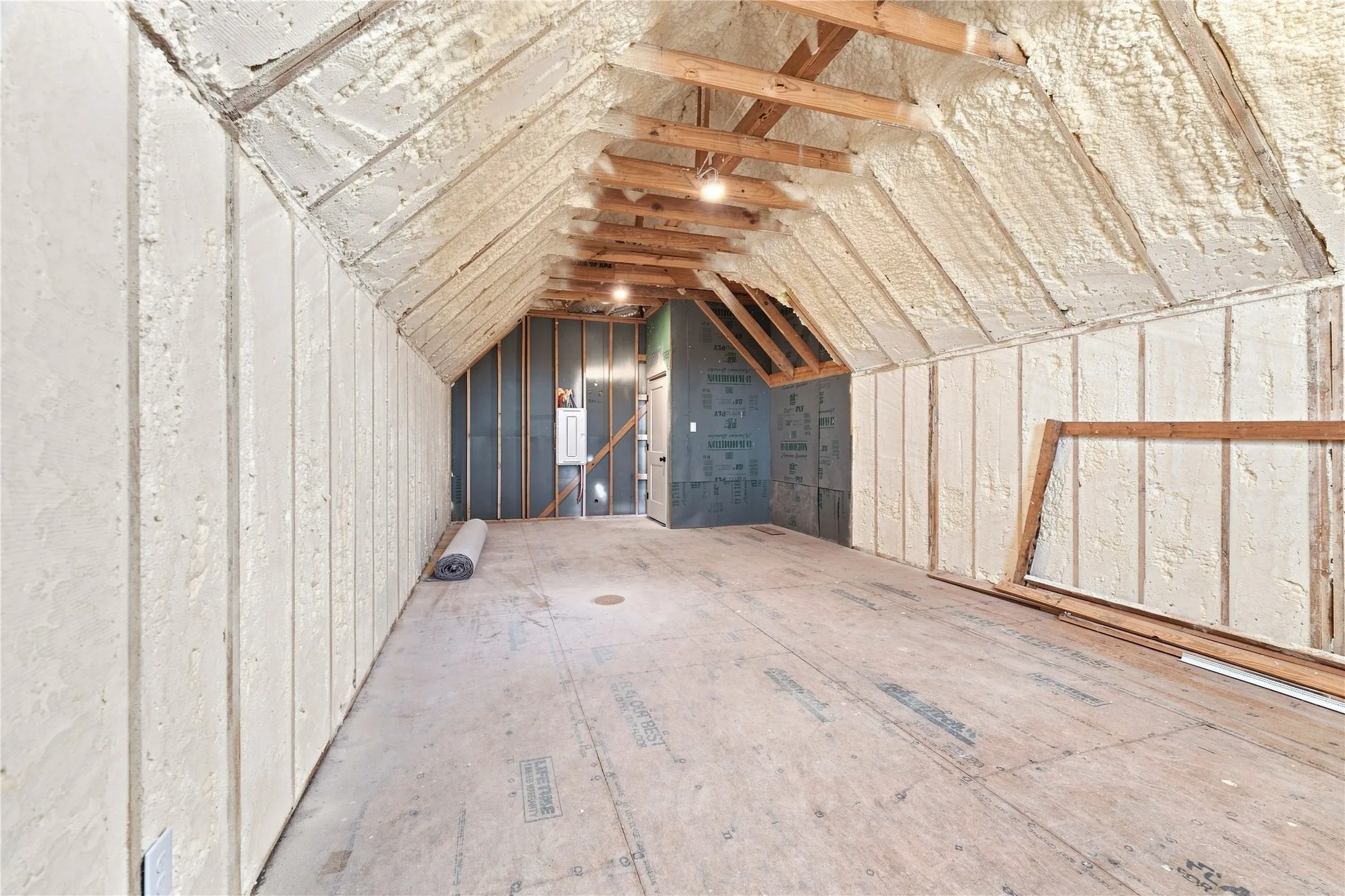 Unfinished bonus room 378 sf