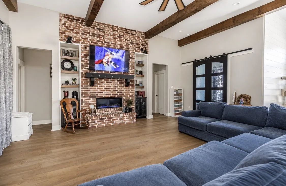 Single Family Residence For Sale in Cooke County , 1205 Northshore Lane, Valley View, Texas 76272, 4 Bedroom, 4 Bathroom, Garage spaces, 2,691 Sqft, built in 2019, mls#21342023, Real Estate Agent in Valley View, Homes For Sale in Cooke county, Homes For Sale in Valley View, Realtor in Valley View Texas, Real Estate Brokerage Independent Realty Texas, Luminita Cordes Realtor