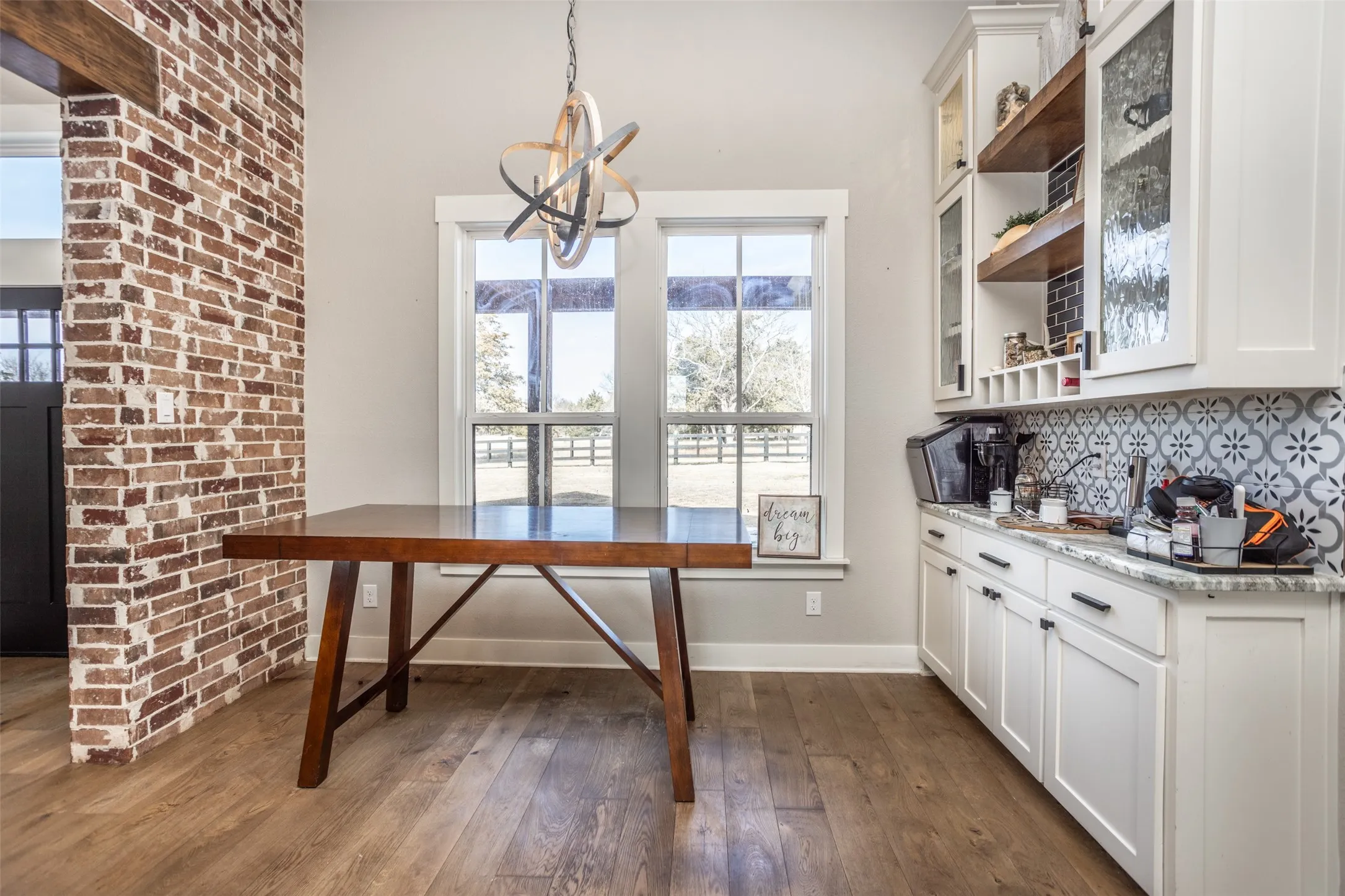 Single Family Residence For Sale in Cooke County , 1205 Northshore Lane, Valley View, Texas 76272, 4 Bedroom, 4 Bathroom, Garage spaces, 2,691 Sqft, built in 2019, mls#21342023, Real Estate Agent in Valley View, Homes For Sale in Cooke county, Homes For Sale in Valley View, Realtor in Valley View Texas, Real Estate Brokerage Independent Realty Texas, Luminita Cordes Realtor
