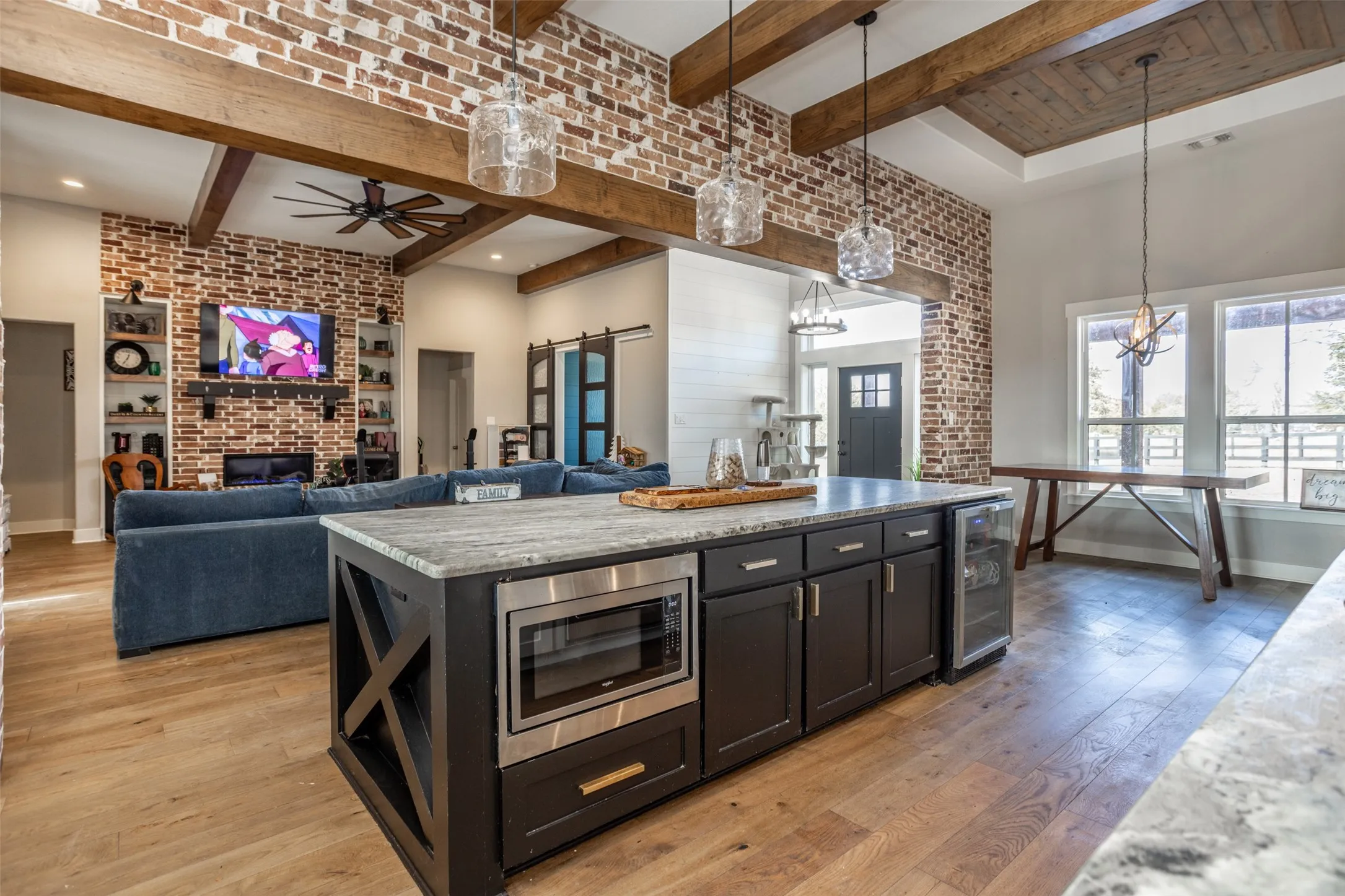 Single Family Residence For Sale in Cooke County , 1205 Northshore Lane, Valley View, Texas 76272, 4 Bedroom, 4 Bathroom, Garage spaces, 2,691 Sqft, built in 2019, mls#21342023, Real Estate Agent in Valley View, Homes For Sale in Cooke county, Homes For Sale in Valley View, Realtor in Valley View Texas, Real Estate Brokerage Independent Realty Texas, Luminita Cordes Realtor
