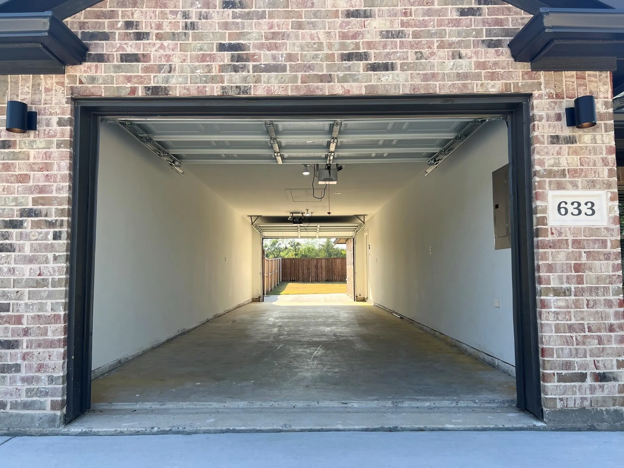 Duplex For Rent in Grayson County , 617 N Friendship Road, Sherman, Texas 75092, 3 Bedroom, 2 Bathroom, 2 Garage spaces, 1,560 Sqft, built in 2023, mls#21338837, Real Estate Agent in Sherman, Homes For Rent in Grayson county, Homes For Rent in Sherman, Realtor in Sherman Texas, Real Estate Brokerage Independent Realty Texas, Luminita Cordes Realtor