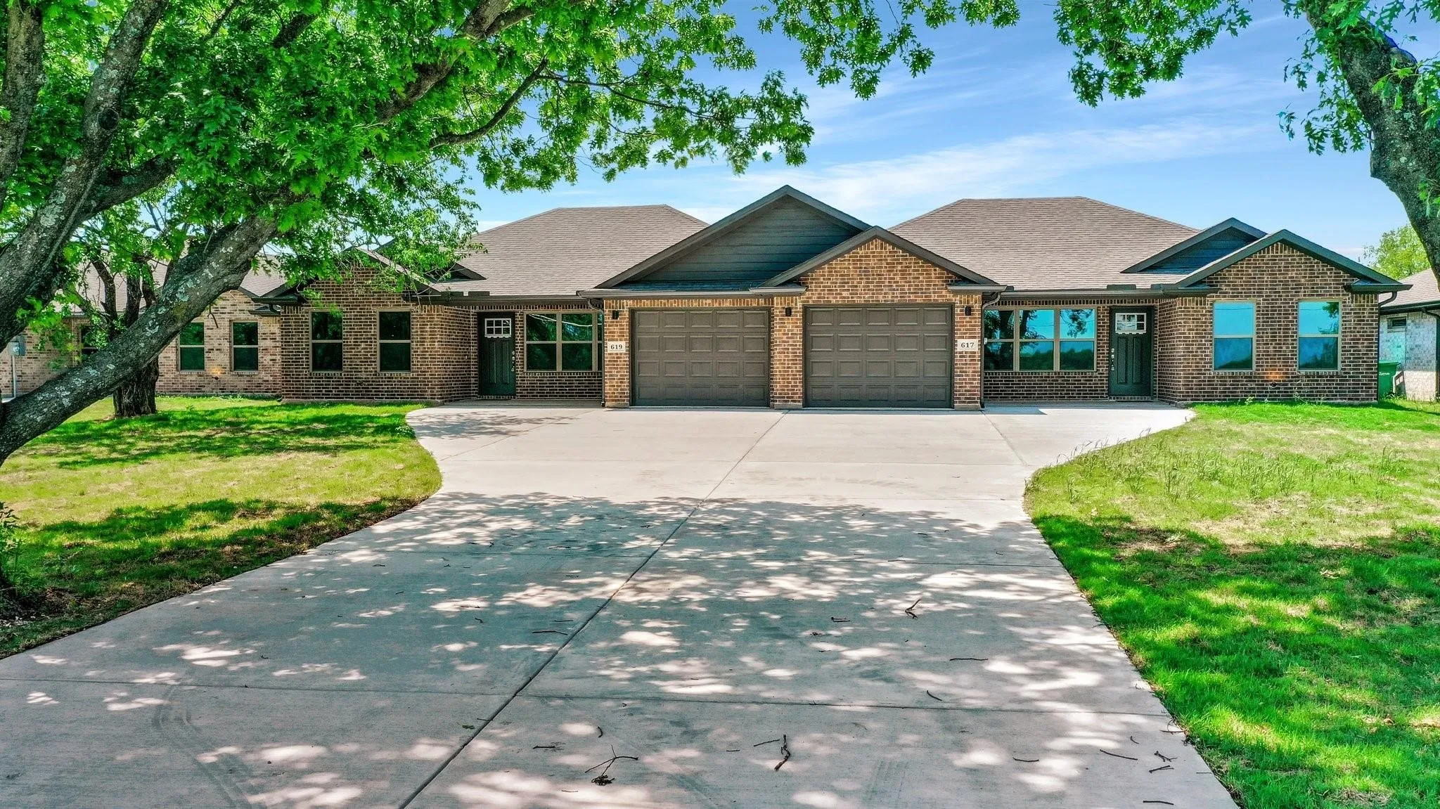 Duplex For Rent in Grayson County , 617 N Friendship Road, Sherman, Texas 75092, 3 Bedroom, 2 Bathroom, 2 Garage spaces, 1,560 Sqft, built in 2023, mls#21338837, Real Estate Agent in Sherman, Homes For Rent in Grayson county, Homes For Rent in Sherman, Realtor in Sherman Texas, Real Estate Brokerage Independent Realty Texas, Luminita Cordes Realtor