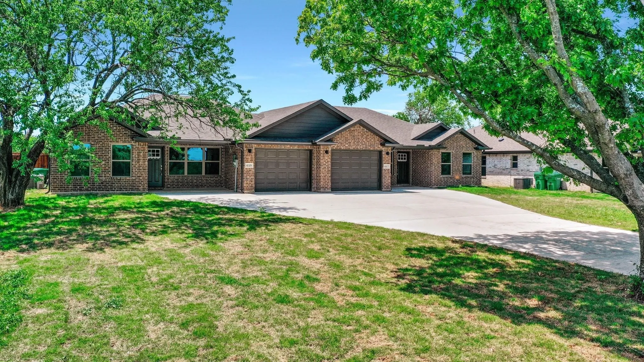 Duplex For Rent in Grayson County , 617 N Friendship Road, Sherman, Texas 75092, 3 Bedroom, 2 Bathroom, 2 Garage spaces, 1,560 Sqft, built in 2023, mls#21338837, Real Estate Agent in Sherman, Homes For Rent in Grayson county, Homes For Rent in Sherman, Realtor in Sherman Texas, Real Estate Brokerage Independent Realty Texas, Luminita Cordes Realtor
