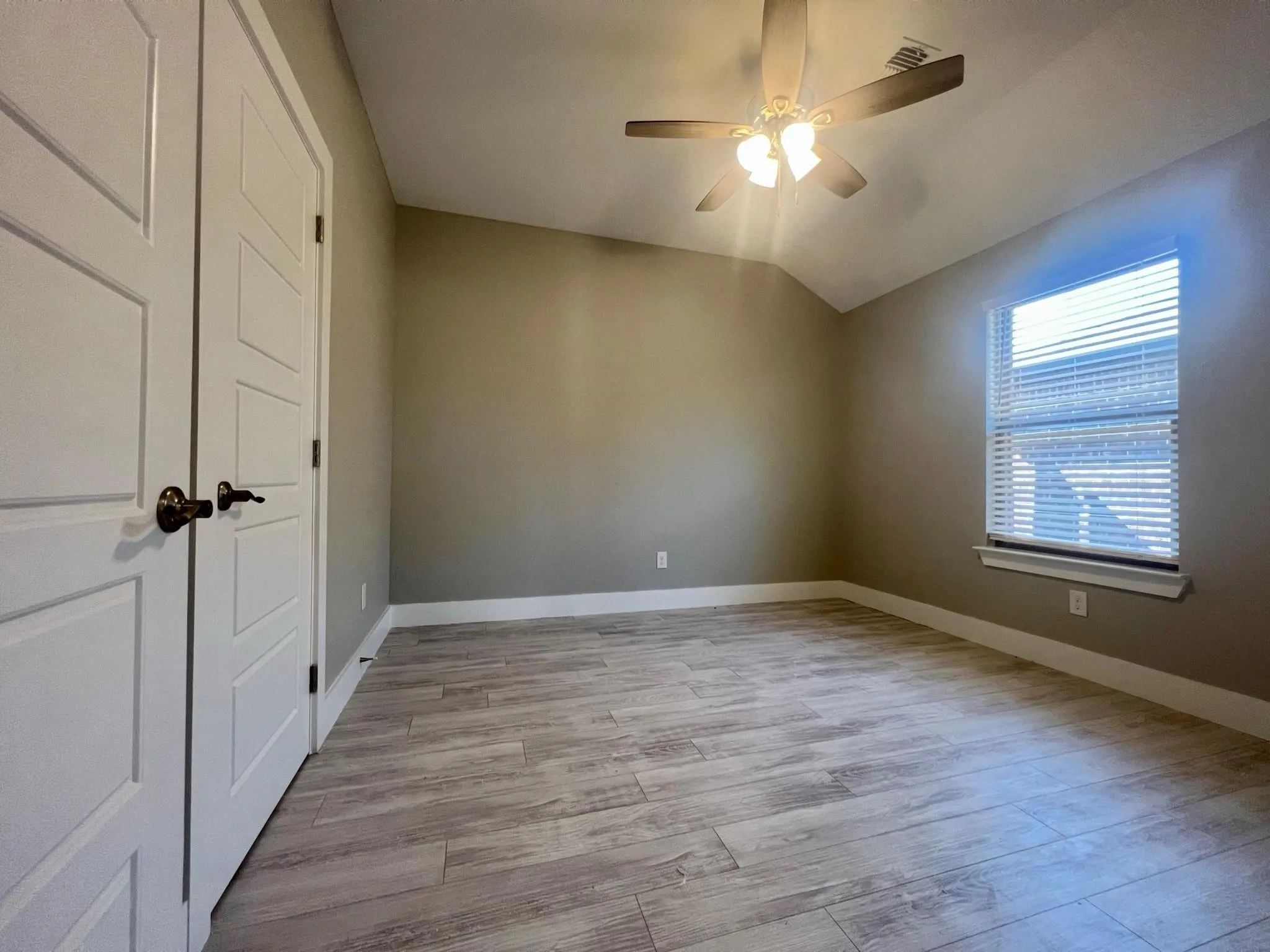 Duplex For Rent in Grayson County , 617 N Friendship Road, Sherman, Texas 75092, 3 Bedroom, 2 Bathroom, 2 Garage spaces, 1,560 Sqft, built in 2023, mls#21338837, Real Estate Agent in Sherman, Homes For Rent in Grayson county, Homes For Rent in Sherman, Realtor in Sherman Texas, Real Estate Brokerage Independent Realty Texas, Luminita Cordes Realtor