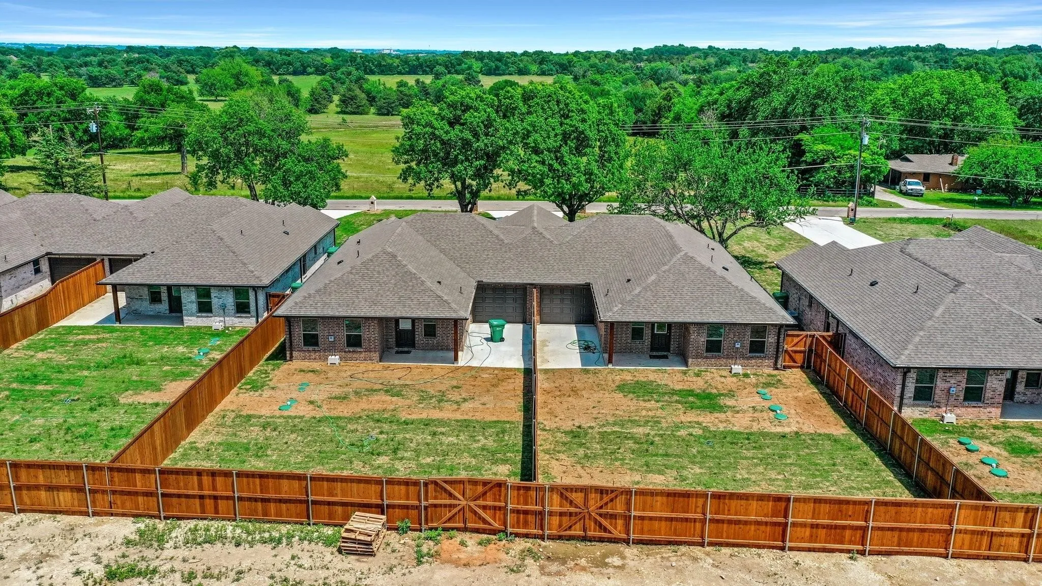 Duplex For Rent in Grayson County , 617 N Friendship Road, Sherman, Texas 75092, 3 Bedroom, 2 Bathroom, 2 Garage spaces, 1,560 Sqft, built in 2023, mls#21338837, Real Estate Agent in Sherman, Homes For Rent in Grayson county, Homes For Rent in Sherman, Realtor in Sherman Texas, Real Estate Brokerage Independent Realty Texas, Luminita Cordes Realtor