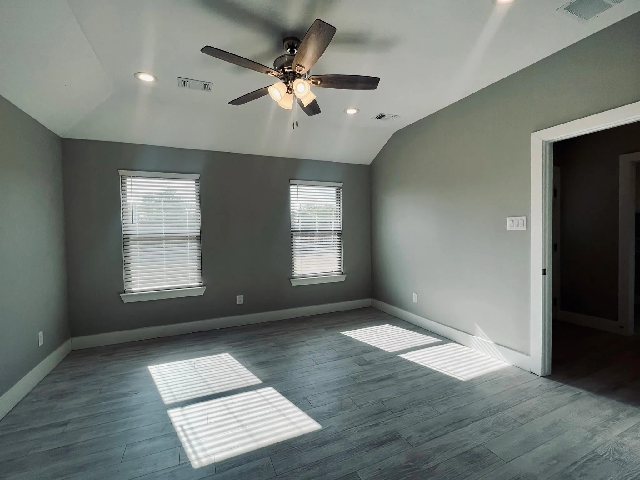 Duplex For Rent in Grayson County , 617 N Friendship Road, Sherman, Texas 75092, 3 Bedroom, 2 Bathroom, 2 Garage spaces, 1,560 Sqft, built in 2023, mls#21338837, Real Estate Agent in Sherman, Homes For Rent in Grayson county, Homes For Rent in Sherman, Realtor in Sherman Texas, Real Estate Brokerage Independent Realty Texas, Luminita Cordes Realtor
