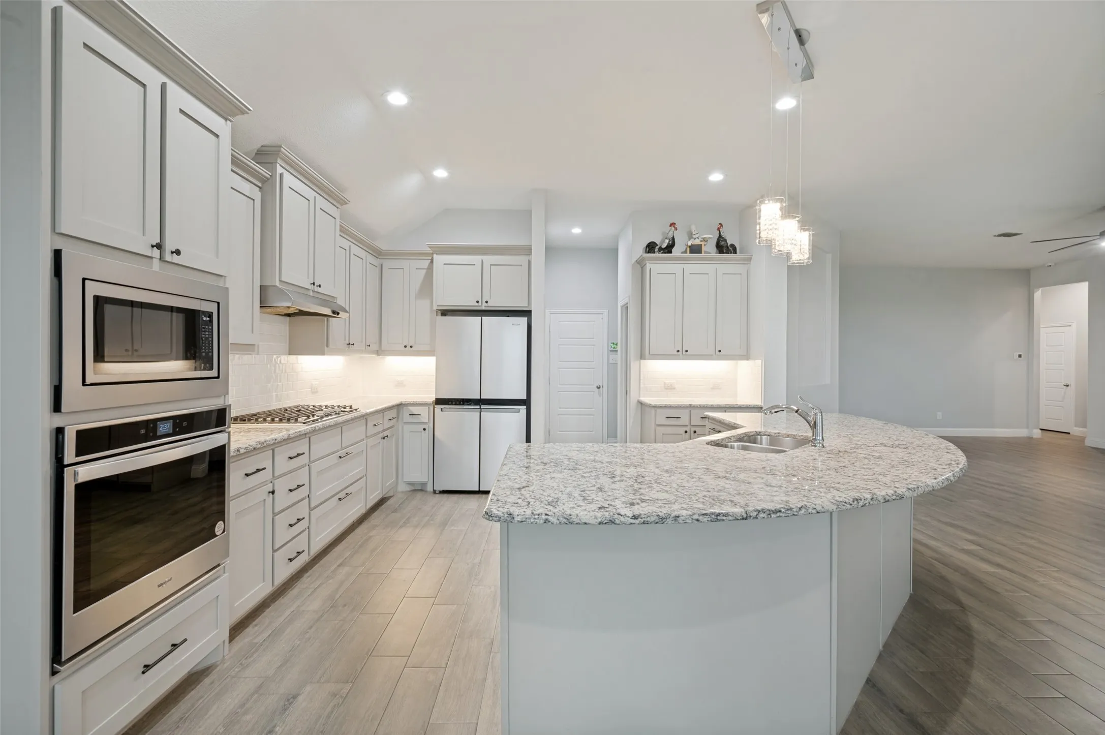 Single Family Residence For Sale in Denton County , 230 Clairmont Drive, Ponder, Texas 76259, 3 Bedroom, 2 Bathroom, 2 Garage spaces, 2,253 Sqft, built in 2022, mls#21342021, Real Estate Agent in Ponder, Homes For Sale in Denton county, Homes For Sale in Ponder, Realtor in Ponder Texas, Real Estate Brokerage Independent Realty Texas, Luminita Cordes Realtor