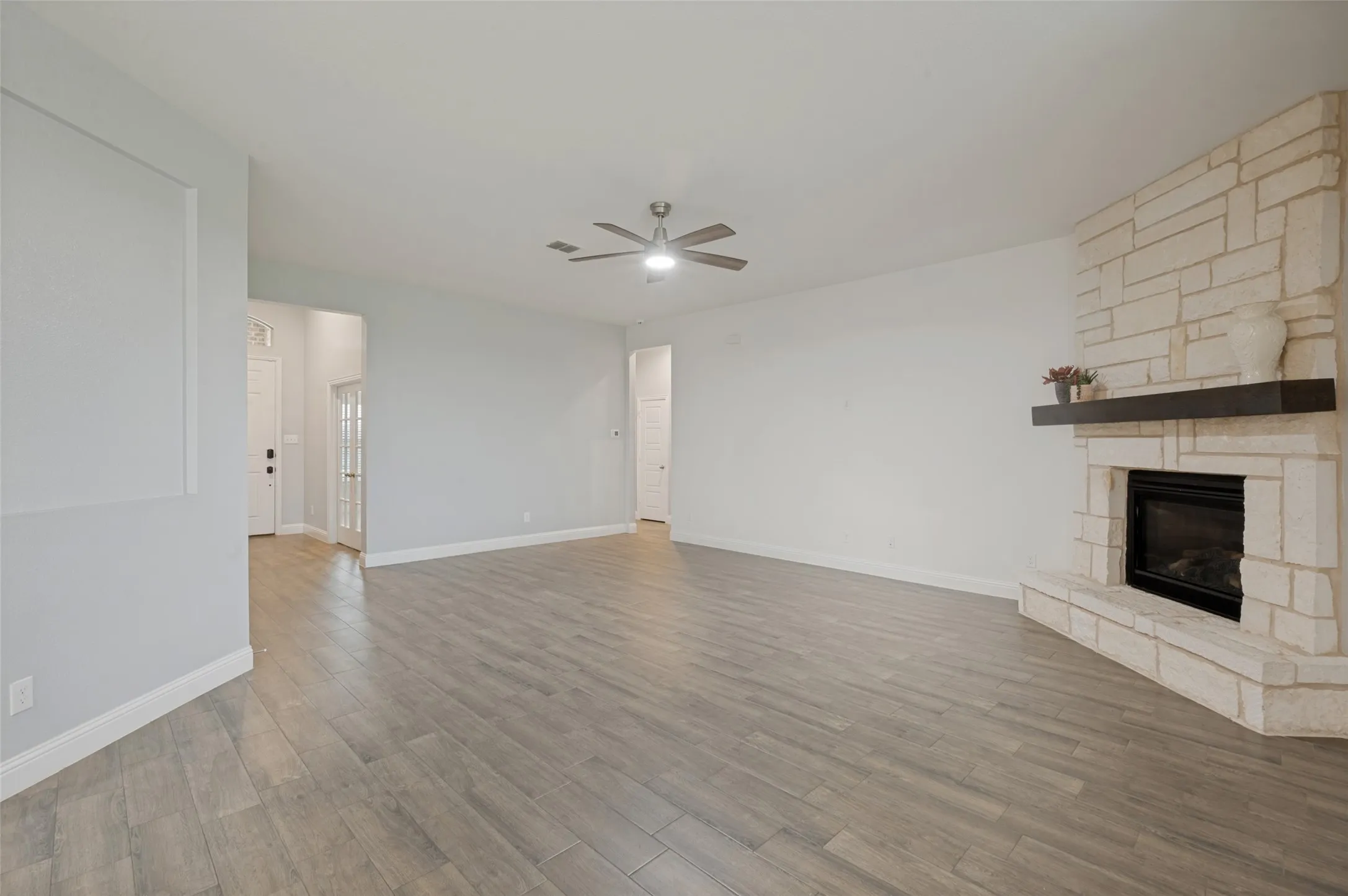 Single Family Residence For Sale in Denton County , 230 Clairmont Drive, Ponder, Texas 76259, 3 Bedroom, 2 Bathroom, 2 Garage spaces, 2,253 Sqft, built in 2022, mls#21342021, Real Estate Agent in Ponder, Homes For Sale in Denton county, Homes For Sale in Ponder, Realtor in Ponder Texas, Real Estate Brokerage Independent Realty Texas, Luminita Cordes Realtor