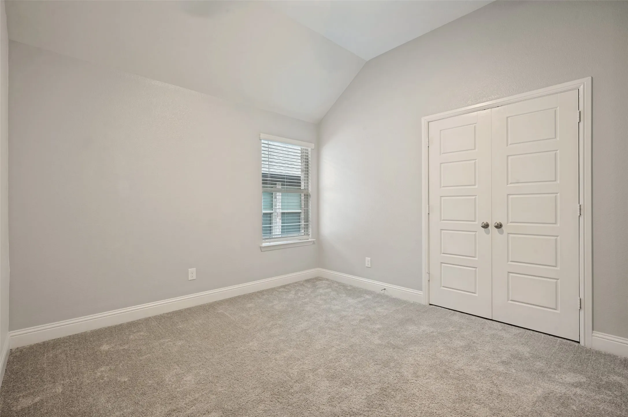 Single Family Residence For Sale in Denton County , 230 Clairmont Drive, Ponder, Texas 76259, 3 Bedroom, 2 Bathroom, 2 Garage spaces, 2,253 Sqft, built in 2022, mls#21342021, Real Estate Agent in Ponder, Homes For Sale in Denton county, Homes For Sale in Ponder, Realtor in Ponder Texas, Real Estate Brokerage Independent Realty Texas, Luminita Cordes Realtor