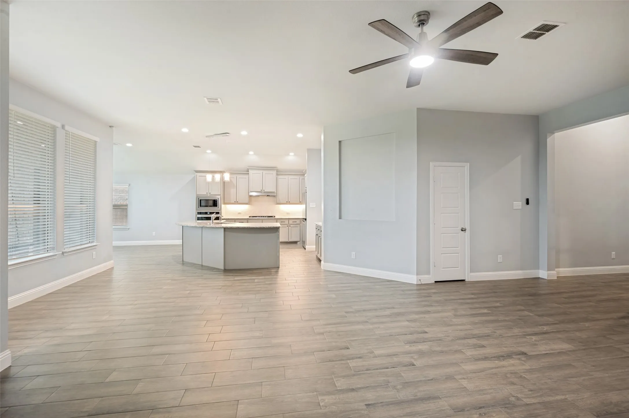 Single Family Residence For Sale in Denton County , 230 Clairmont Drive, Ponder, Texas 76259, 3 Bedroom, 2 Bathroom, 2 Garage spaces, 2,253 Sqft, built in 2022, mls#21342021, Real Estate Agent in Ponder, Homes For Sale in Denton county, Homes For Sale in Ponder, Realtor in Ponder Texas, Real Estate Brokerage Independent Realty Texas, Luminita Cordes Realtor
