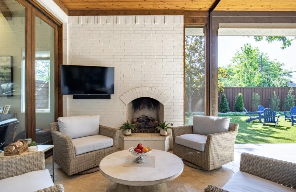 Gas fireplace and tv sitting area