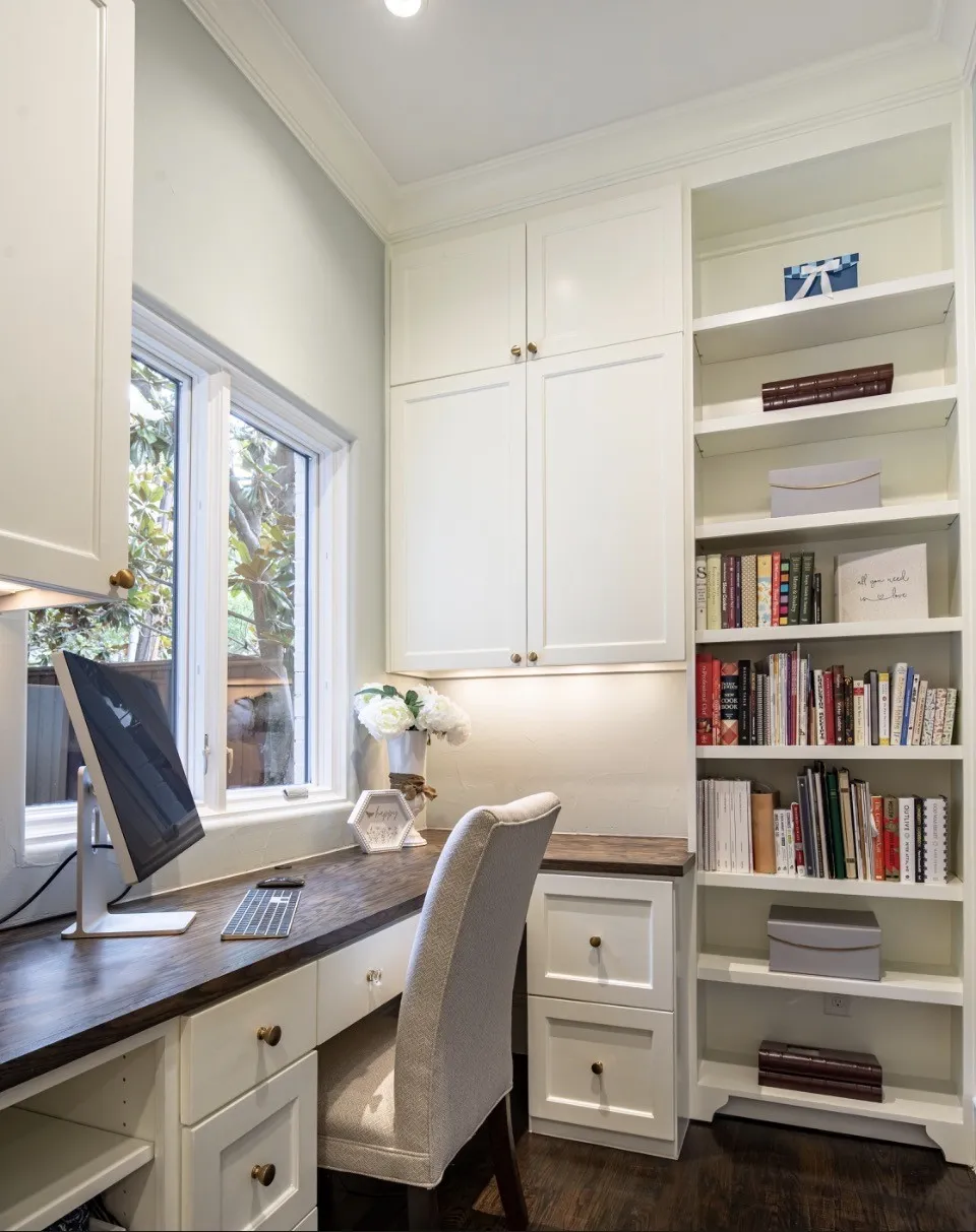 Discreet "mom's office" off the kitchen