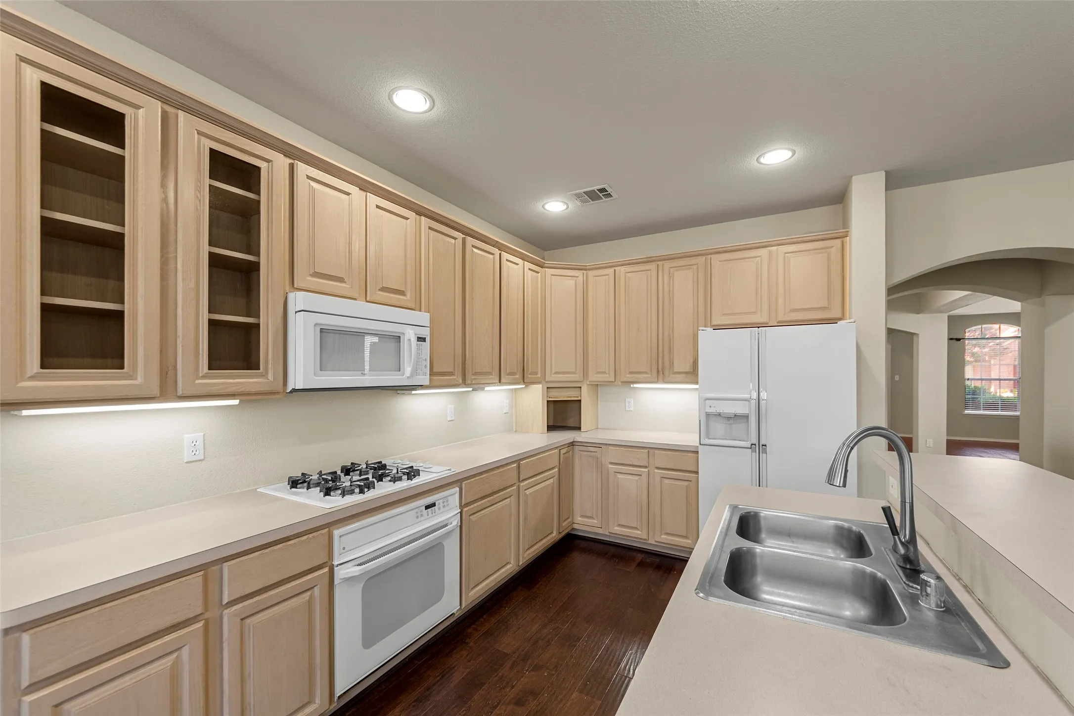 Single Family Residence For Rent in Collin County , 112 Sweetgum Drive, Murphy, Texas 75094, 4 Bedroom, 3 Bathroom, 3 Garage spaces, 3,020 Sqft, built in 1997, mls#21342033, Real Estate Agent in Murphy, Homes For Rent in Collin county, Homes For Rent in Murphy, Realtor in Murphy Texas, Real Estate Brokerage Independent Realty Texas, Luminita Cordes Realtor