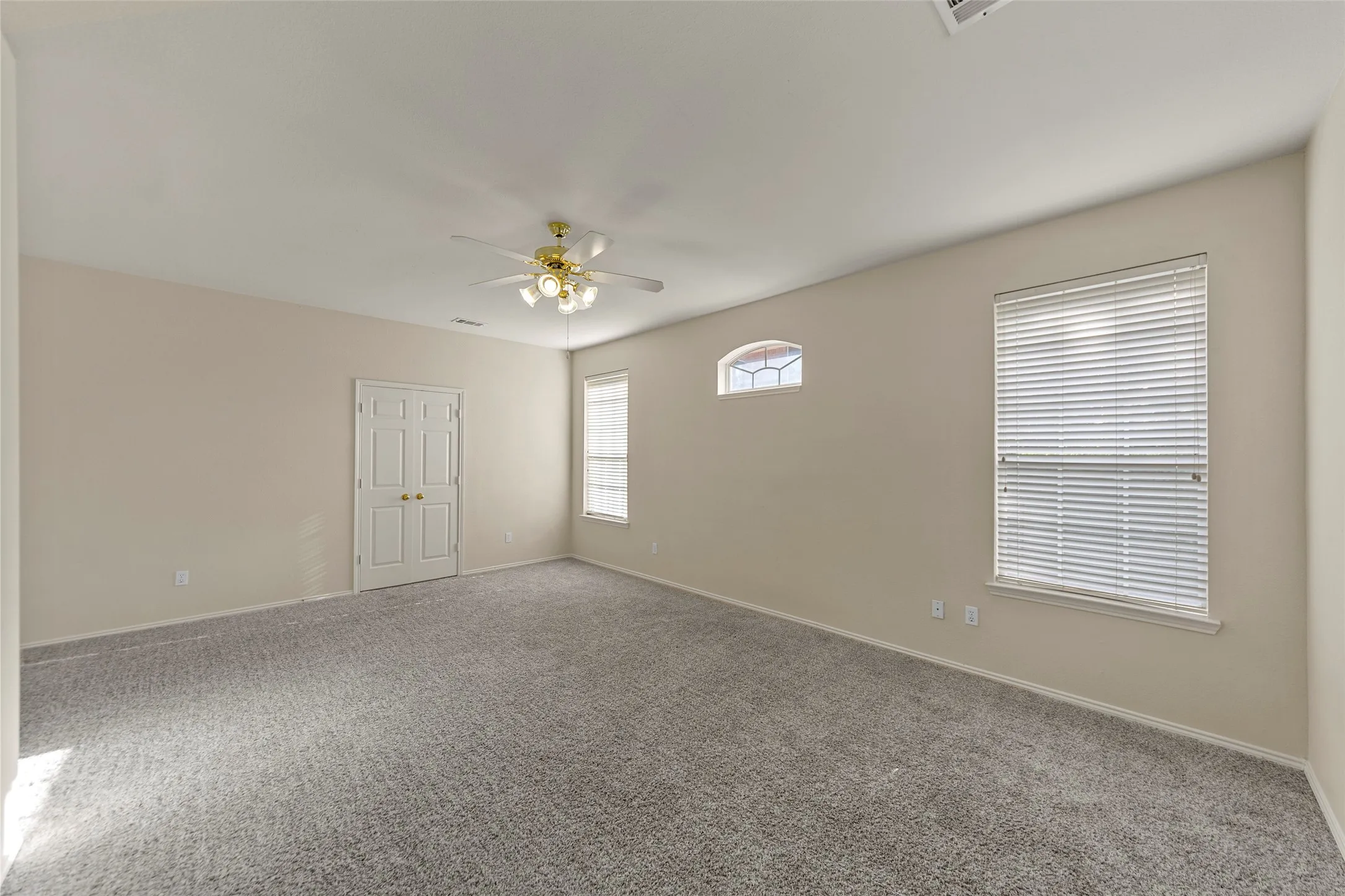 Single Family Residence For Rent in Collin County , 112 Sweetgum Drive, Murphy, Texas 75094, 4 Bedroom, 3 Bathroom, 3 Garage spaces, 3,020 Sqft, built in 1997, mls#21342033, Real Estate Agent in Murphy, Homes For Rent in Collin county, Homes For Rent in Murphy, Realtor in Murphy Texas, Real Estate Brokerage Independent Realty Texas, Luminita Cordes Realtor