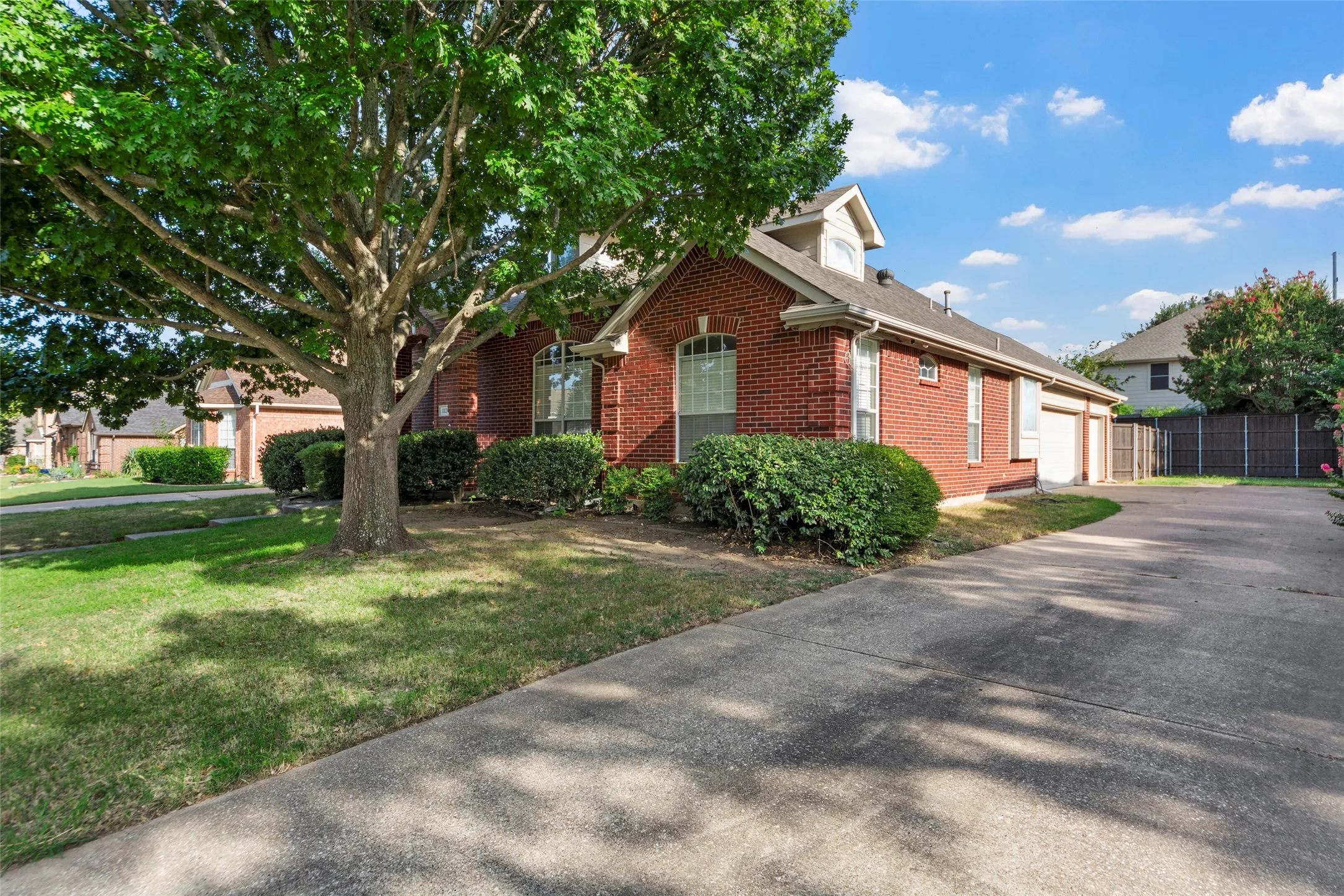 Single Family Residence For Rent in Collin County , 112 Sweetgum Drive, Murphy, Texas 75094, 4 Bedroom, 3 Bathroom, 3 Garage spaces, 3,020 Sqft, built in 1997, mls#21342033, Real Estate Agent in Murphy, Homes For Rent in Collin county, Homes For Rent in Murphy, Realtor in Murphy Texas, Real Estate Brokerage Independent Realty Texas, Luminita Cordes Realtor
