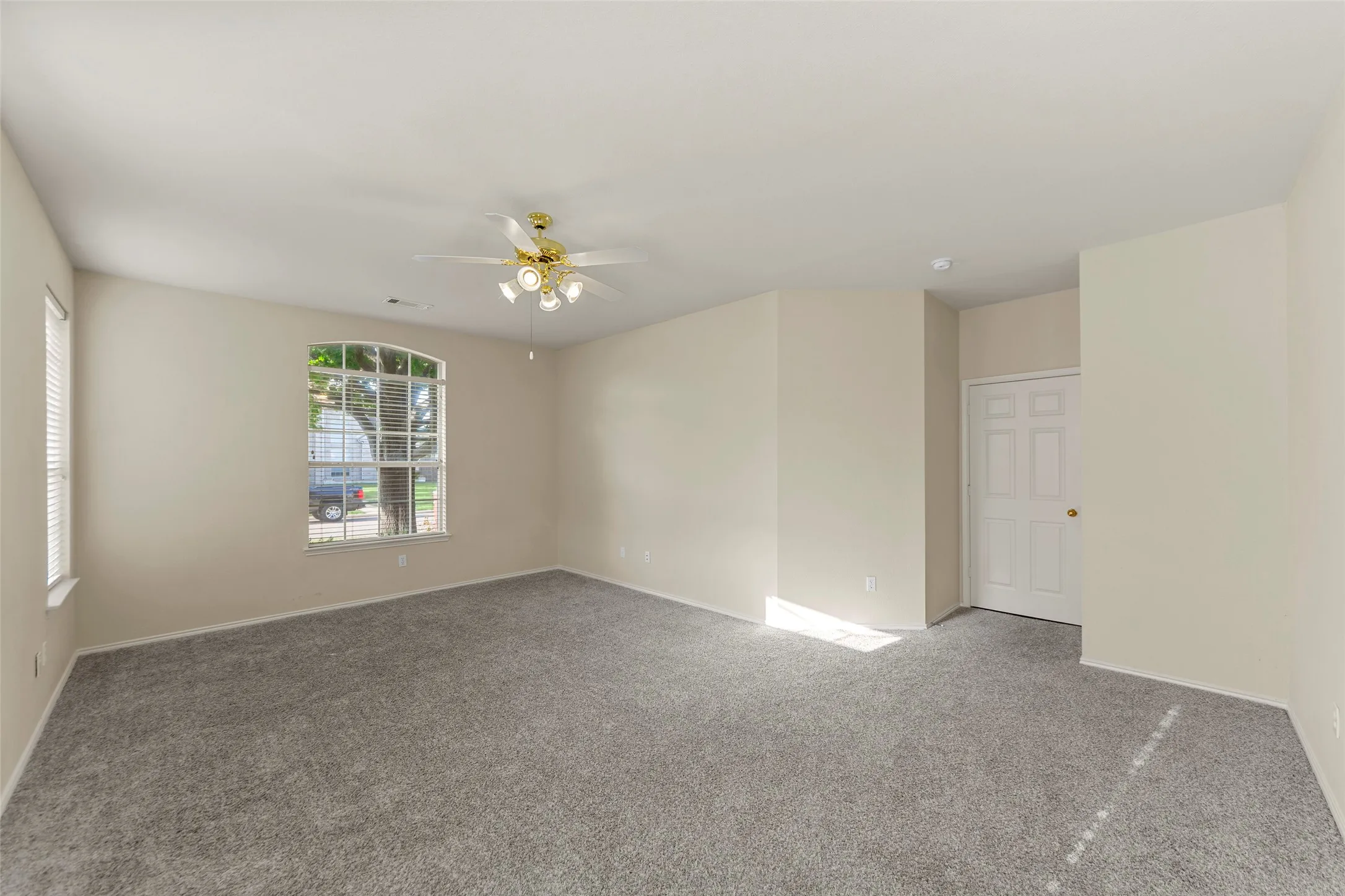 Single Family Residence For Rent in Collin County , 112 Sweetgum Drive, Murphy, Texas 75094, 4 Bedroom, 3 Bathroom, 3 Garage spaces, 3,020 Sqft, built in 1997, mls#21342033, Real Estate Agent in Murphy, Homes For Rent in Collin county, Homes For Rent in Murphy, Realtor in Murphy Texas, Real Estate Brokerage Independent Realty Texas, Luminita Cordes Realtor