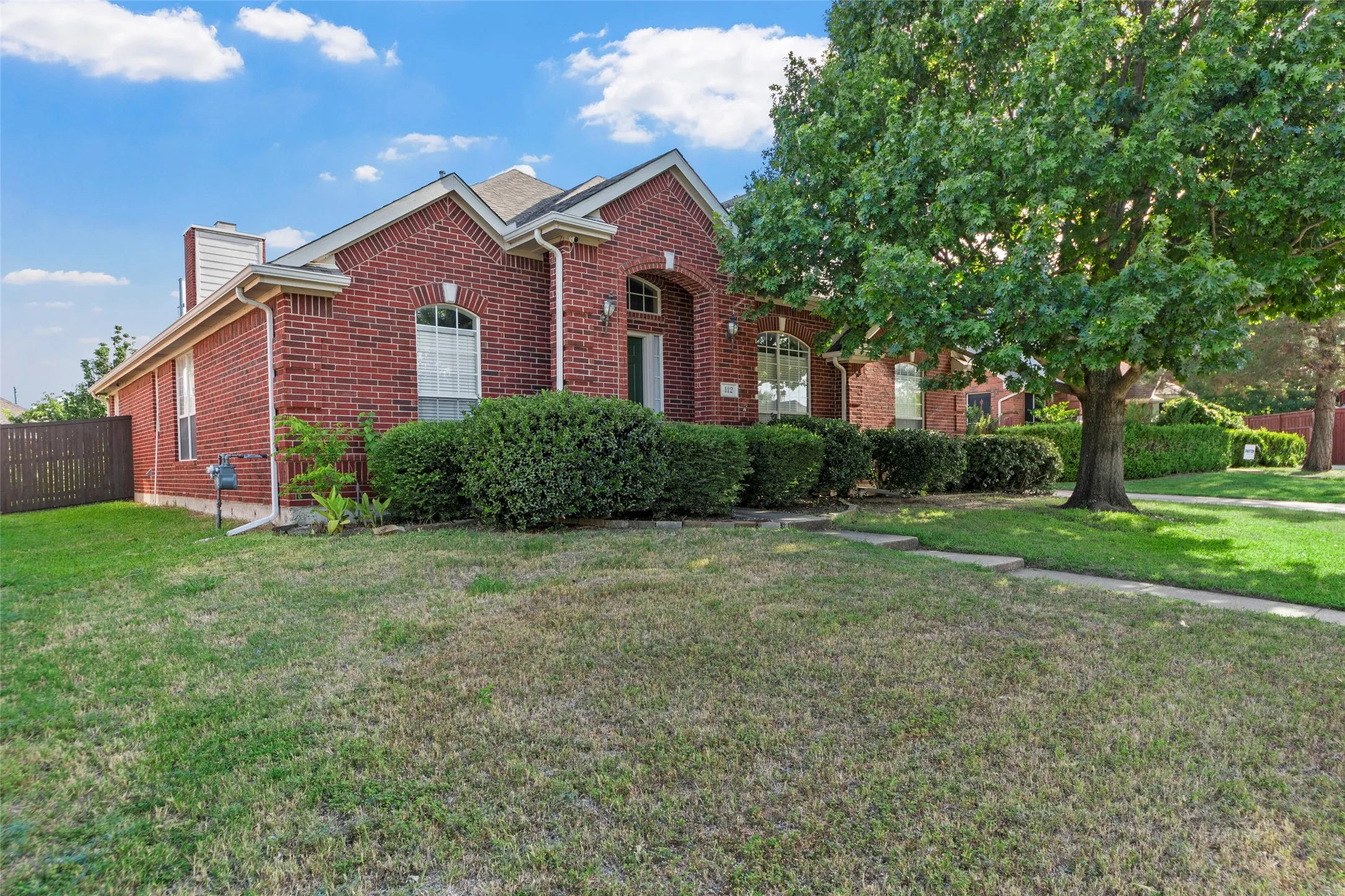 Single Family Residence For Rent in Collin County , 112 Sweetgum Drive, Murphy, Texas 75094, 4 Bedroom, 3 Bathroom, 3 Garage spaces, 3,020 Sqft, built in 1997, mls#21342033, Real Estate Agent in Murphy, Homes For Rent in Collin county, Homes For Rent in Murphy, Realtor in Murphy Texas, Real Estate Brokerage Independent Realty Texas, Luminita Cordes Realtor