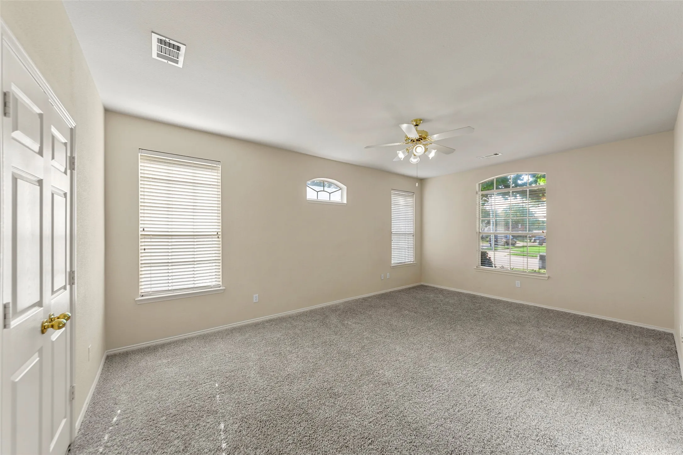 Single Family Residence For Rent in Collin County , 112 Sweetgum Drive, Murphy, Texas 75094, 4 Bedroom, 3 Bathroom, 3 Garage spaces, 3,020 Sqft, built in 1997, mls#21342033, Real Estate Agent in Murphy, Homes For Rent in Collin county, Homes For Rent in Murphy, Realtor in Murphy Texas, Real Estate Brokerage Independent Realty Texas, Luminita Cordes Realtor