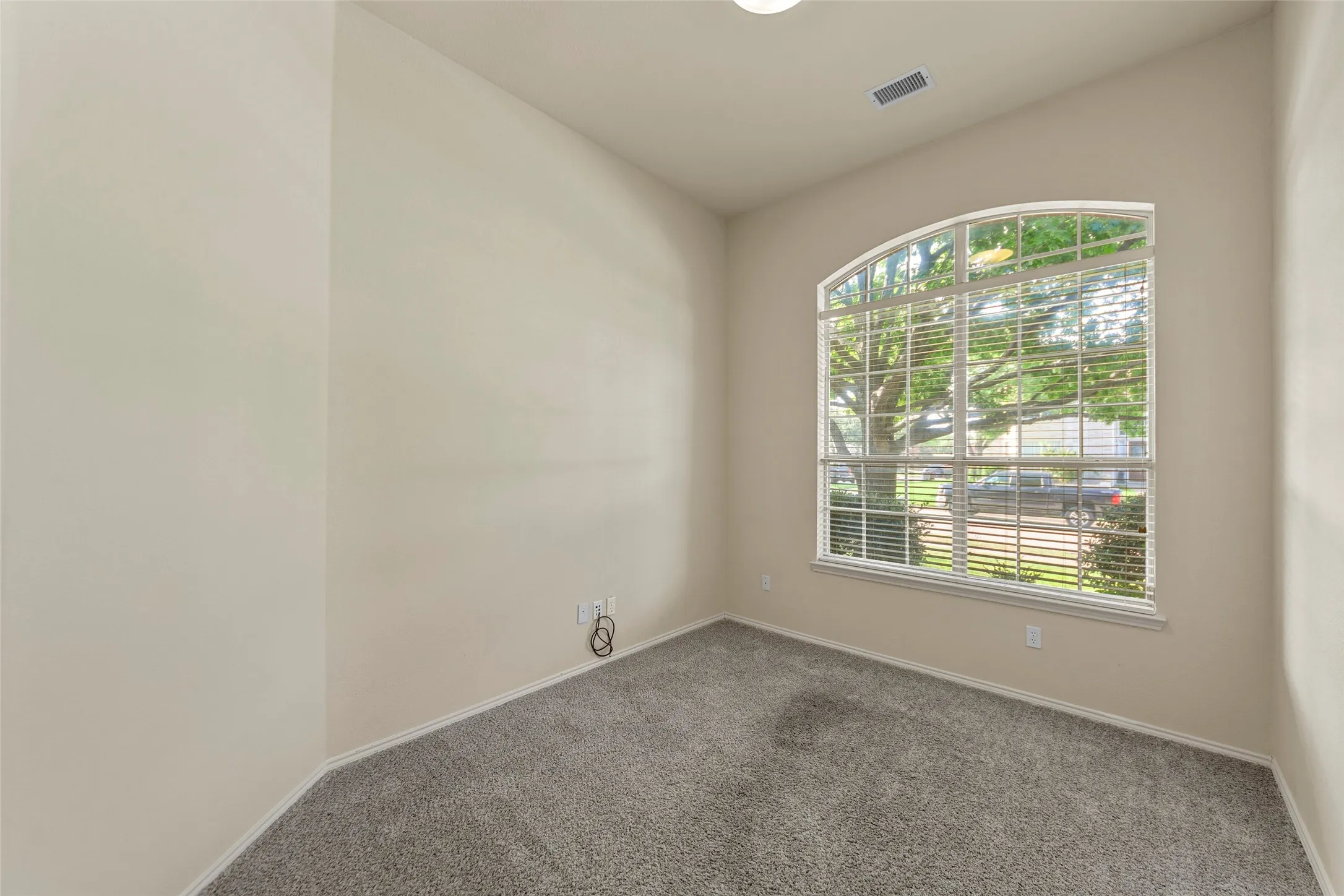 Single Family Residence For Rent in Collin County , 112 Sweetgum Drive, Murphy, Texas 75094, 4 Bedroom, 3 Bathroom, 3 Garage spaces, 3,020 Sqft, built in 1997, mls#21342033, Real Estate Agent in Murphy, Homes For Rent in Collin county, Homes For Rent in Murphy, Realtor in Murphy Texas, Real Estate Brokerage Independent Realty Texas, Luminita Cordes Realtor